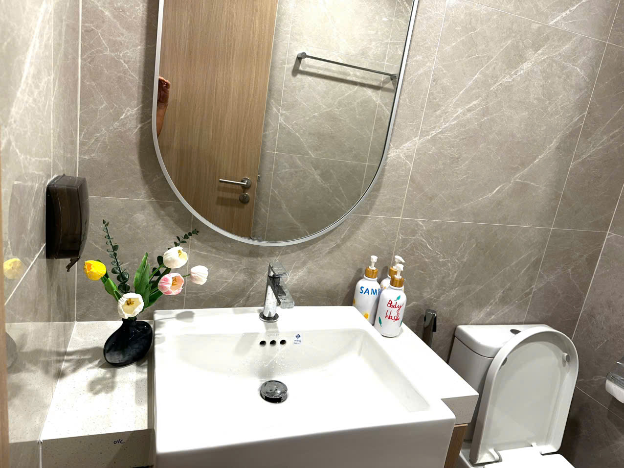 CHO THUÊ CĂN HỘ LUMIERE BOULEVARD – VINHOMES GRAND PARK  2PN2WC | FULL NỘI THẤT CAO CẤP | VIEW NỘI KHU HỒ BƠI - ảnh 3