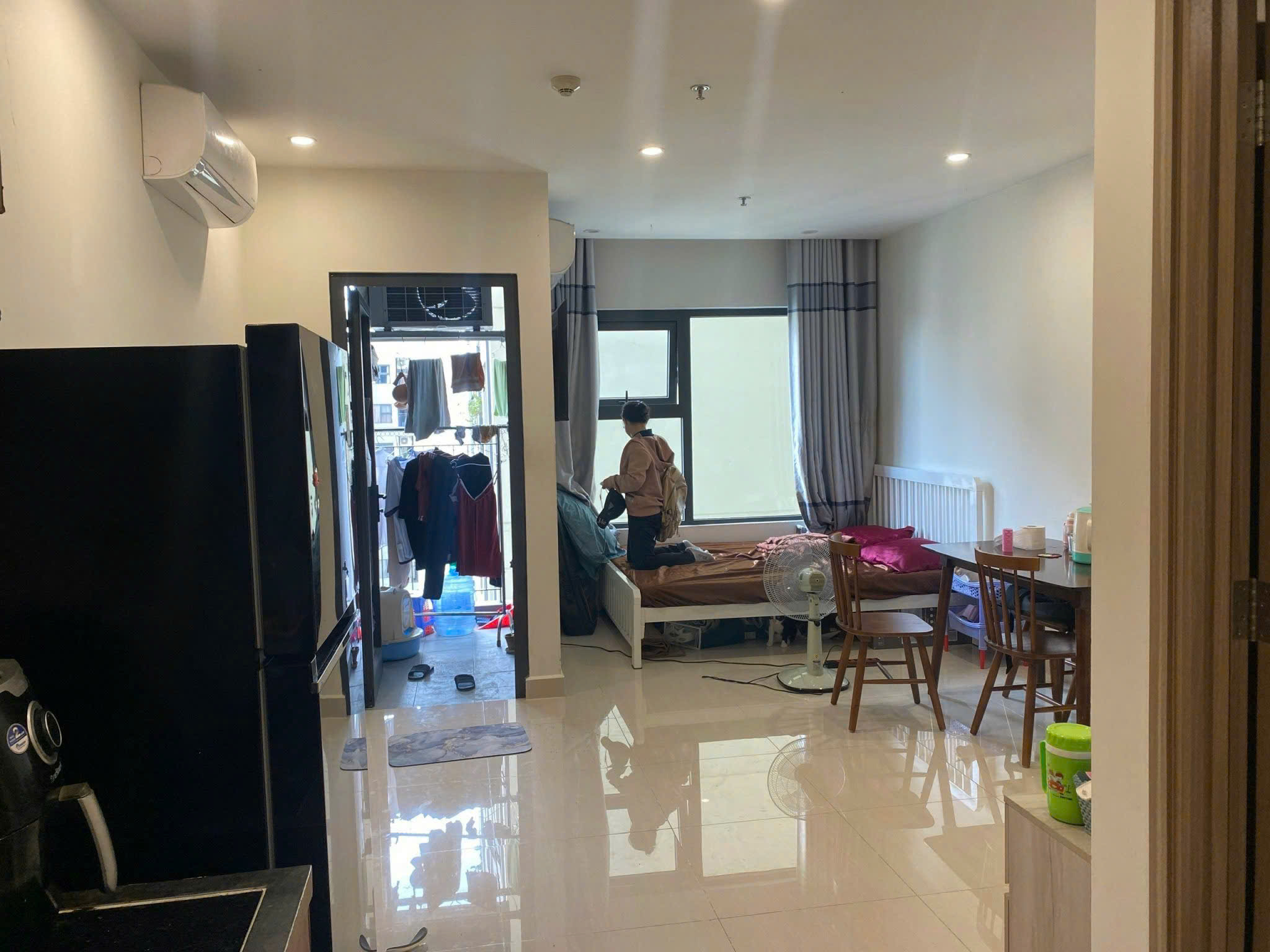 Bán căn hộ Studio Vinhomes Grand Park – The Rainbow – Full nội thất – Tầng cao view hồ bơi nội khu