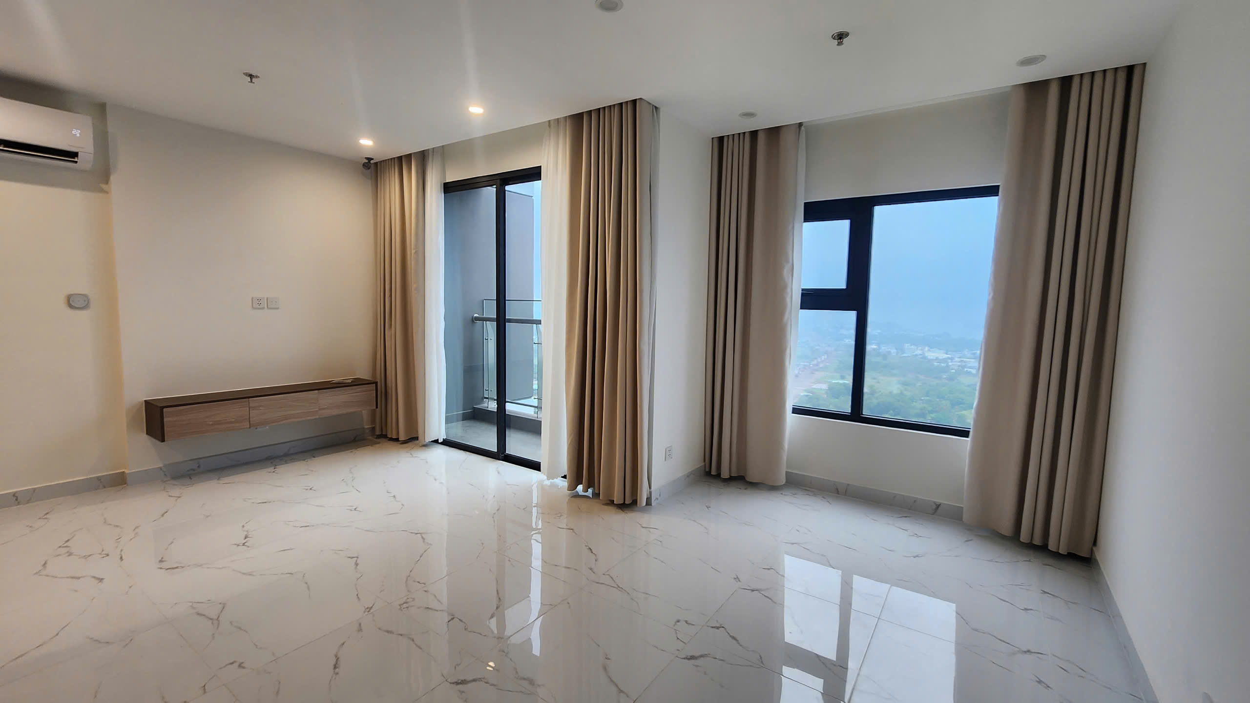 Bán Căn Hộ 2PN+ The Beverly Solari Vinhomes Grand Park - Tầng Cao View Sông Đồng Nai Không Chắn, Full Nội Thất Gỗ