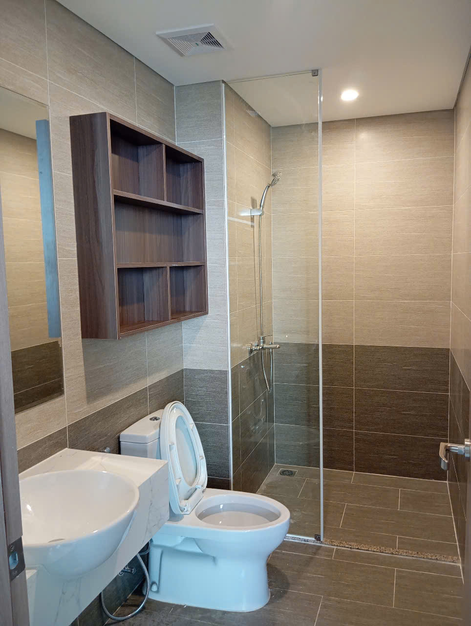 Bán Căn Hộ 2PN+ The Beverly Solari Vinhomes Grand Park - Tầng Cao View Sông Đồng Nai Không Chắn, Full Nội Thất Gỗ