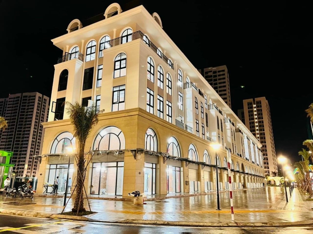 BÁN NHÀ PHỐ THƯƠNG MẠI THE MANHATTAN GLORY – VỊ TRÍ KINH DOANH ĐẮC ĐỊA VINHOMES GRAND PARK