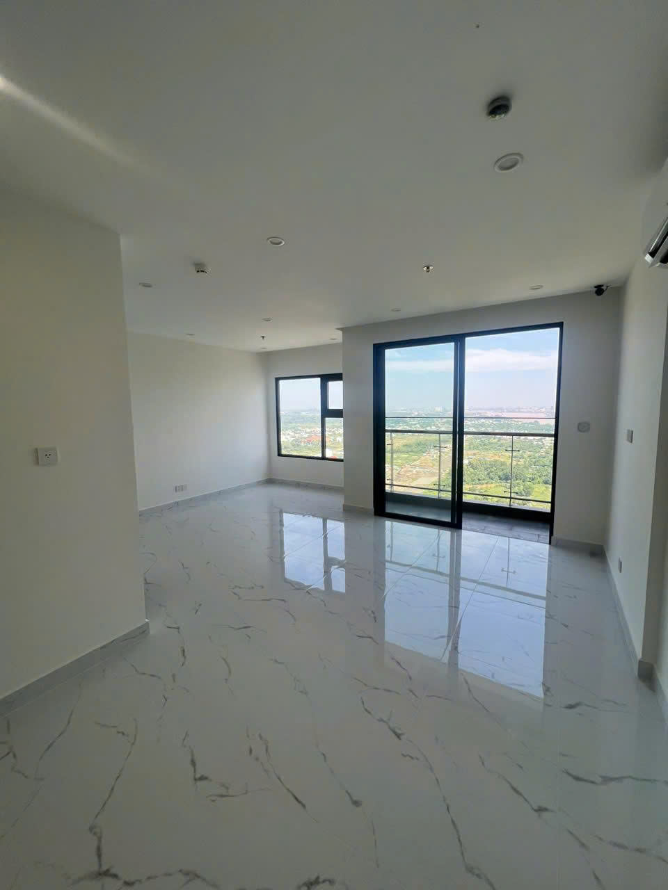 Bán Căn Góc 2PN+ View Sông Đồng Nai Tầng Cao – The Beverly Solari Vinhomes Grand Park