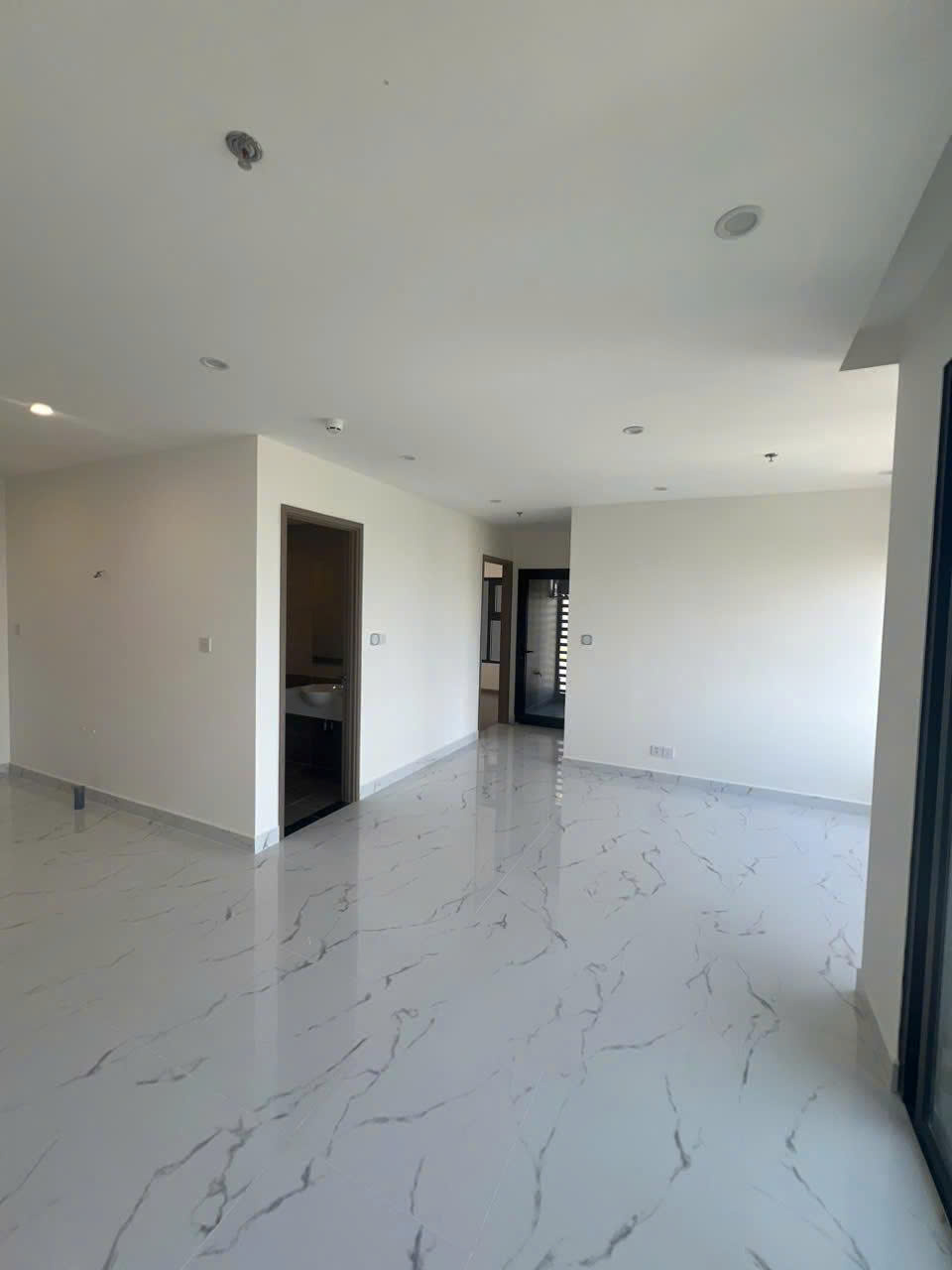 Bán Căn Góc 2PN+ View Sông Đồng Nai Tầng Cao – The Beverly Solari Vinhomes Grand Park