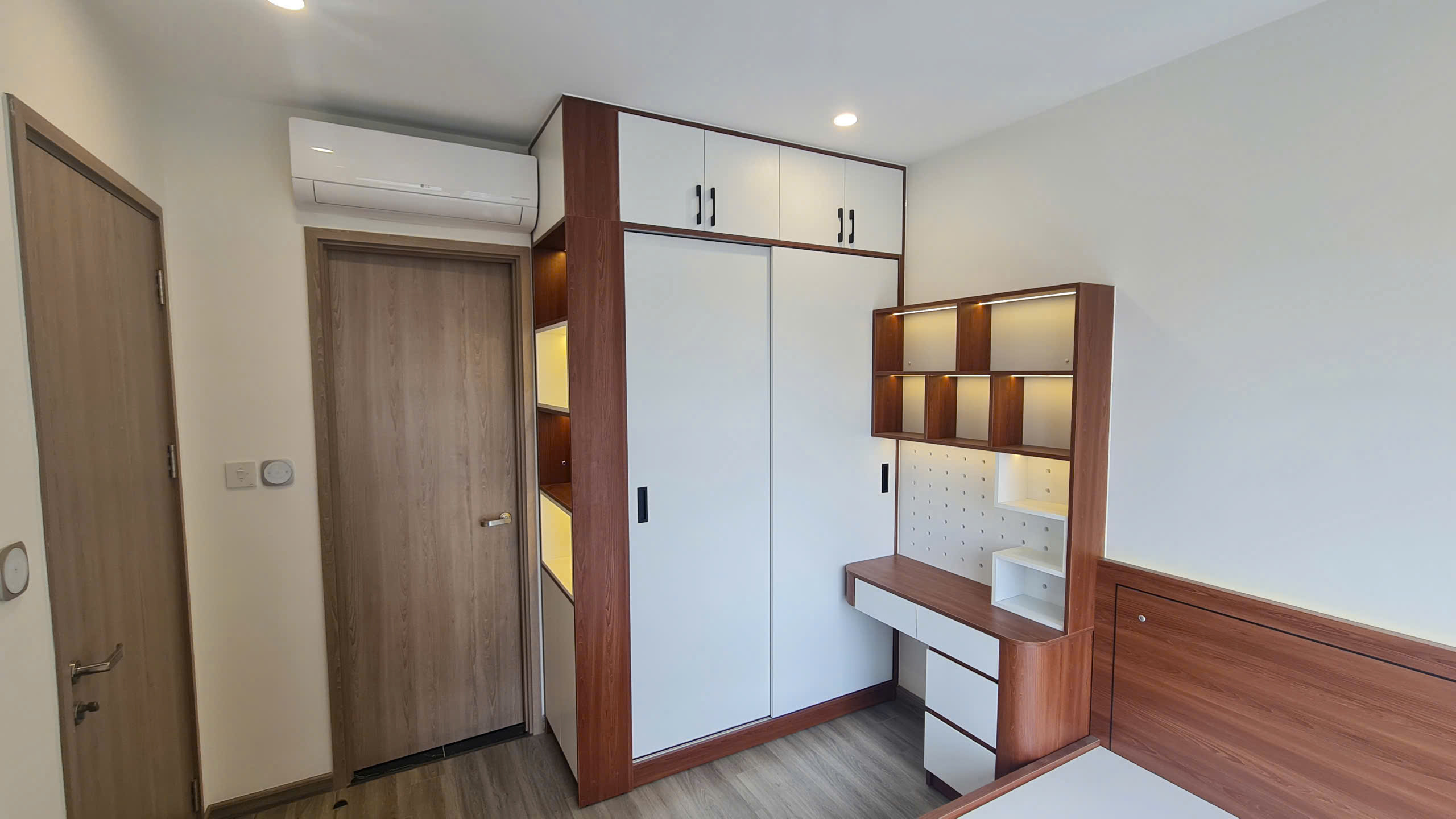Bán Căn Hộ 2PN The Beverly Solari Vinhomes Grand Park - Full Nội Thất Gỗ Mới 100%, Giá Chỉ 3.25 Tỷ - ảnh 5