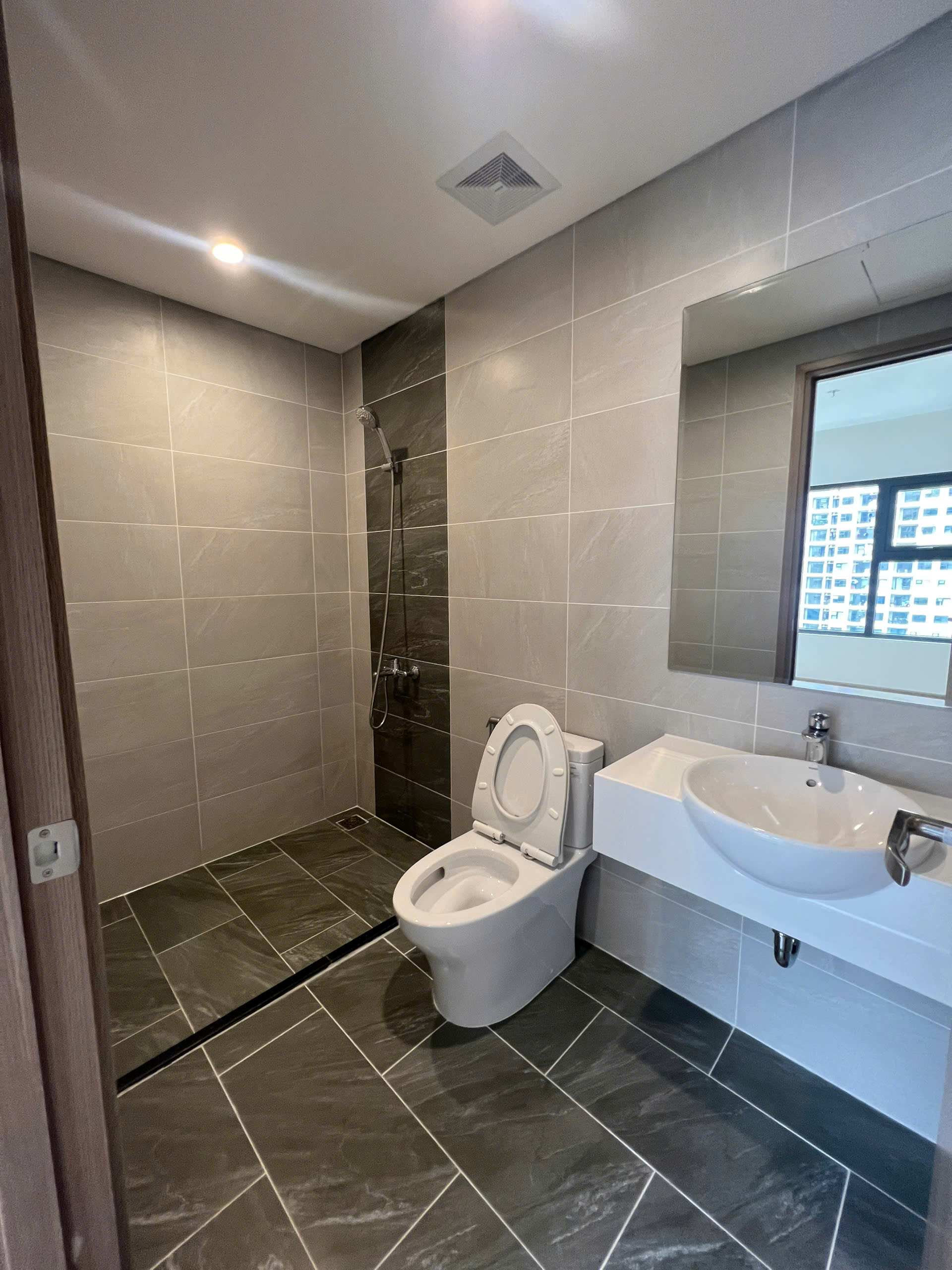 Bán Căn Hộ Vinhomes Grand Park – The Origami 2PN 2WC | Tầng Trung View Nội Khu | Hoàn Thiện Cơ Bản | Giá 3,1 Tỷ