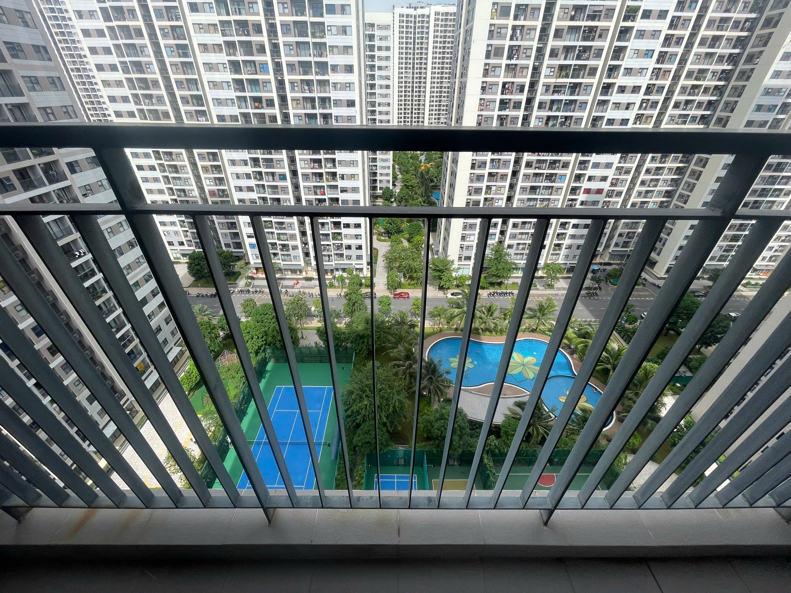 Bán Căn Hộ Vinhomes Grand Park – The Origami 2PN 2WC | Tầng Cao View Hồ Bơi Nội Khu | Full Nội Thất | Giá Tốt