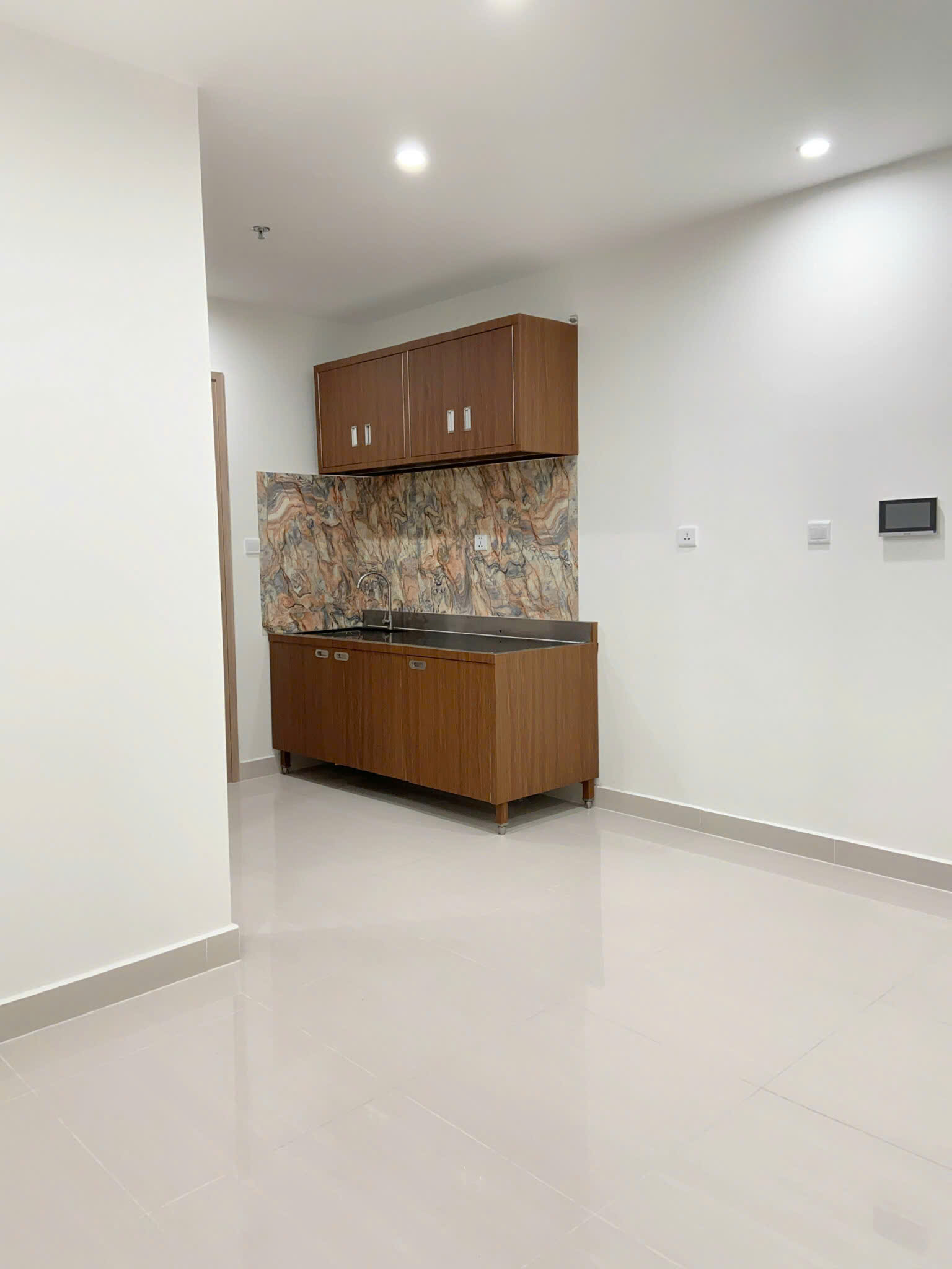 Bán căn hộ Studio Vinhomes Grand Park – The Rainbow – Full nội thất – Tầng cao view hồ bơi nội khu