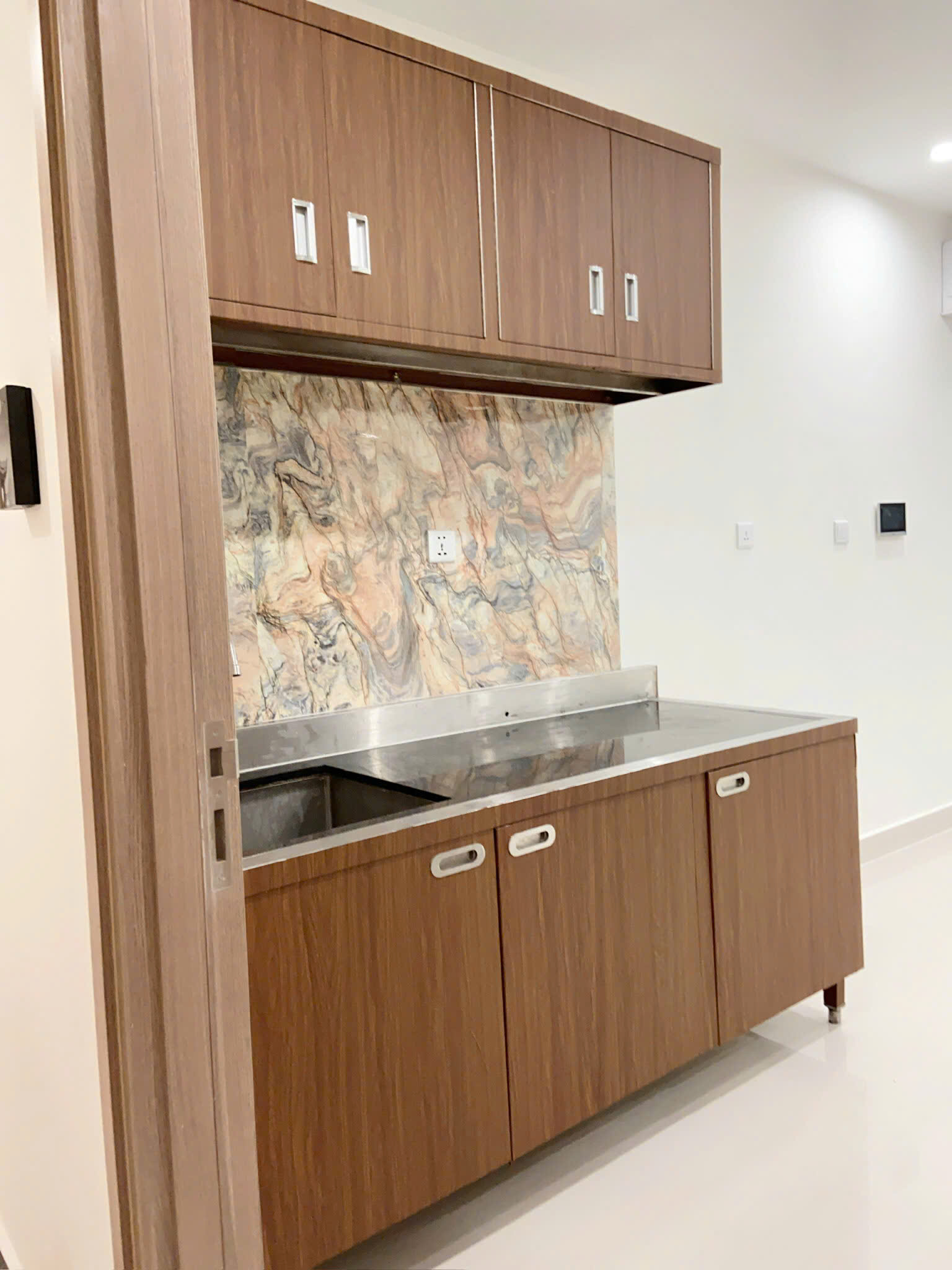 Bán căn hộ Studio Vinhomes Grand Park – The Rainbow – Full nội thất – Tầng cao view hồ bơi nội khu