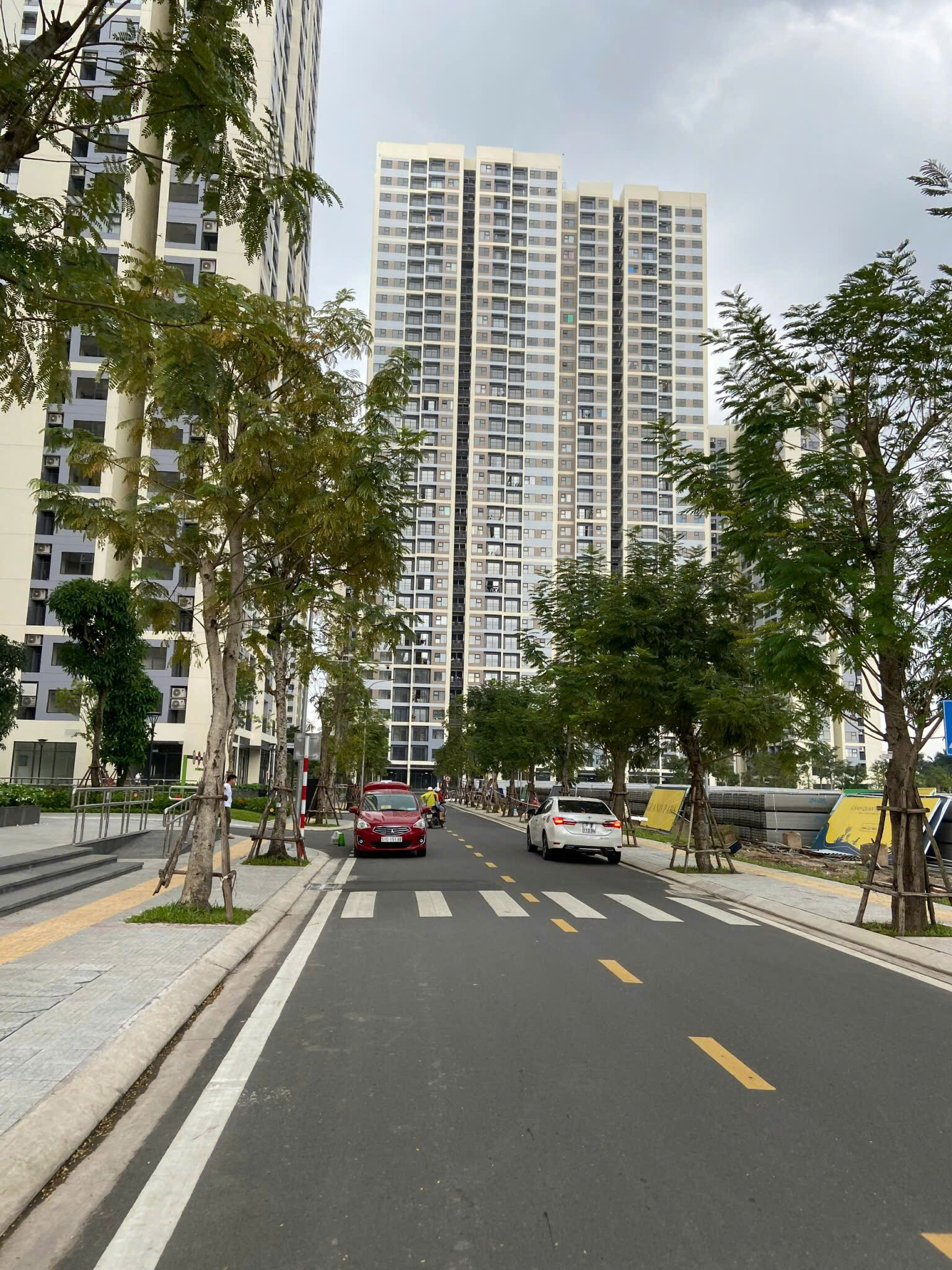 Bán căn hộ Studio Vinhomes Grand Park – The Rainbow – Full nội thất – Tầng cao view hồ bơi nội khu