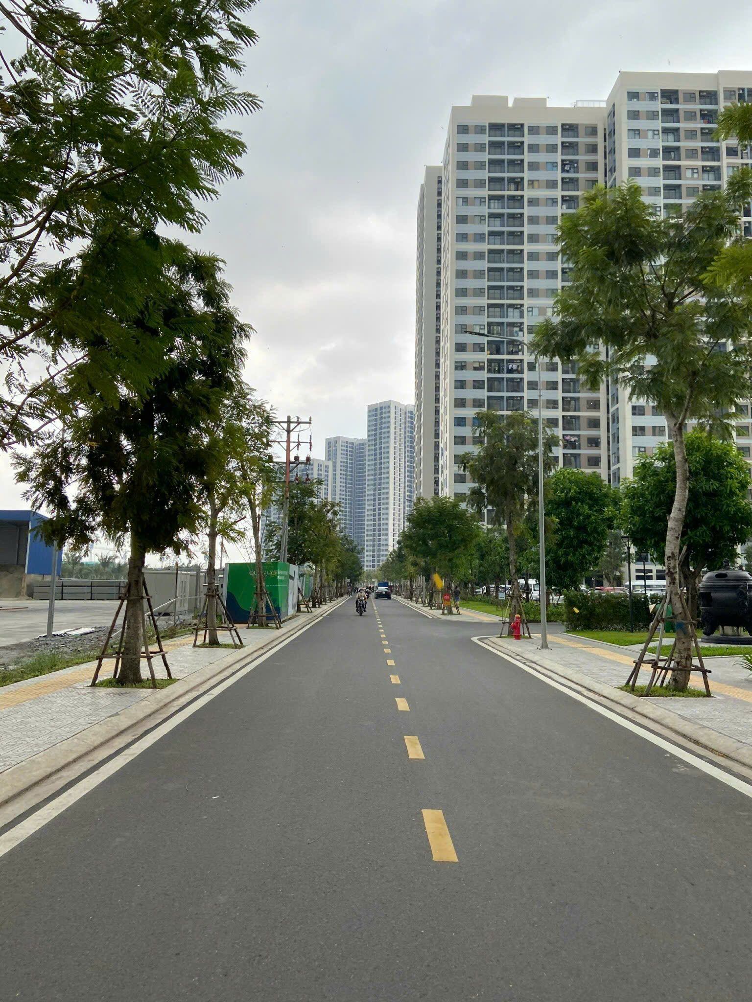 Bán căn hộ Studio Vinhomes Grand Park – The Rainbow – Full nội thất – Tầng cao view hồ bơi nội khu