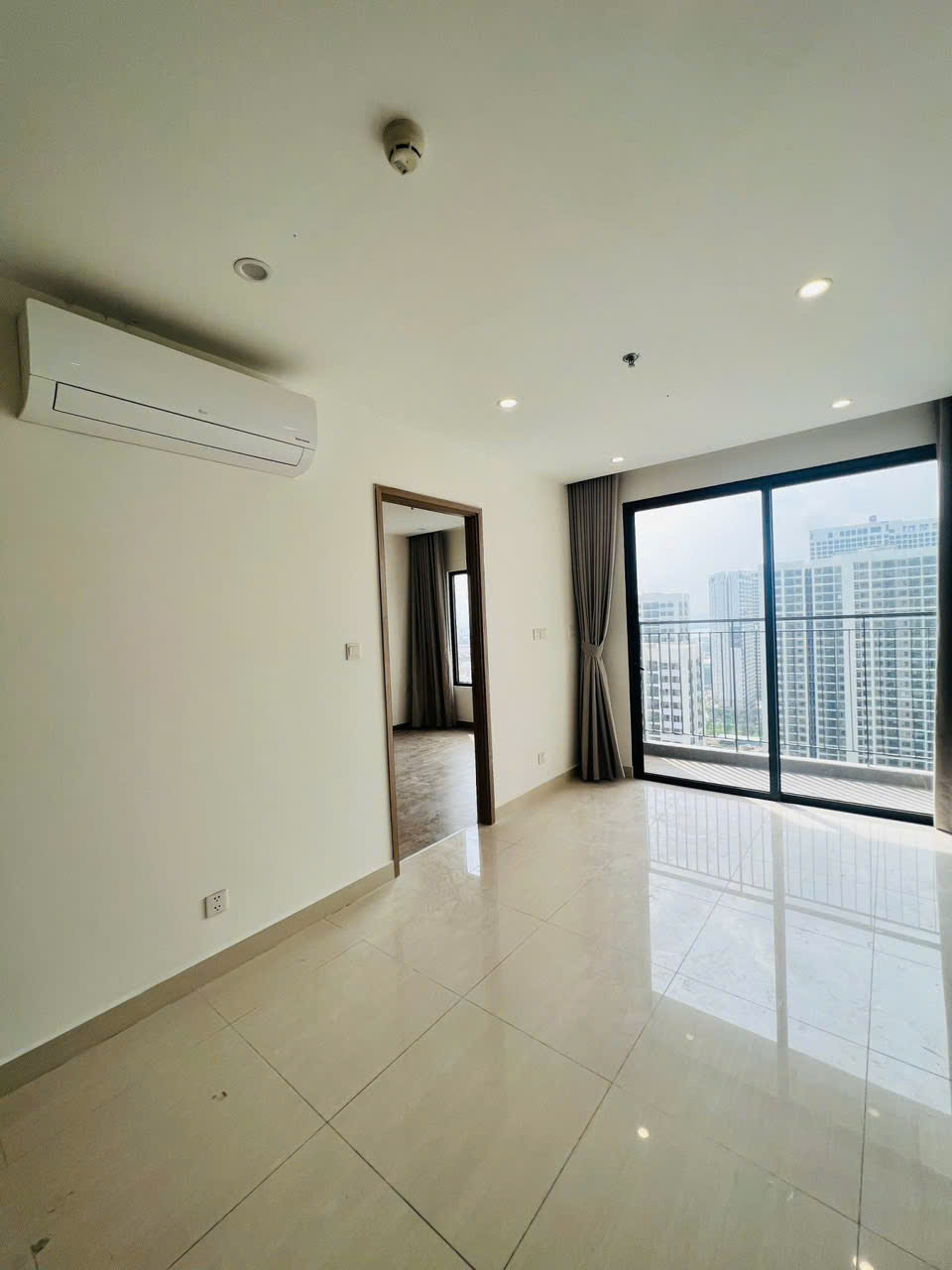 Cho Thuê Căn Hộ 2PN 2WC The Origami – Vinhomes Grand Park  Bếp Rèm | Tầng Thấp View Nội Khu | Giá Chỉ 7 Triệu/Tháng