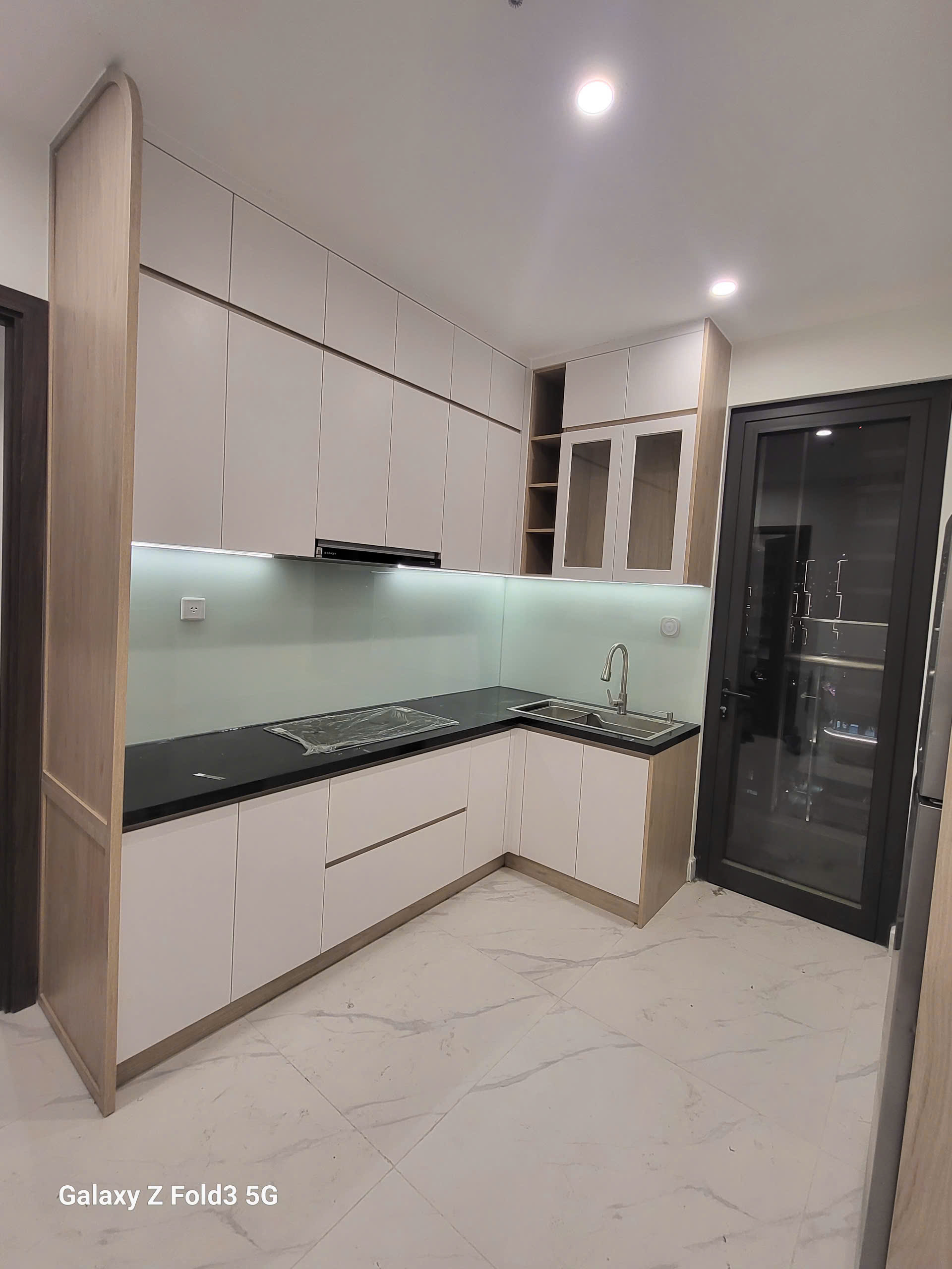 Bán Căn Góc 2PN Tòa BE2 The Beverly – View Sông, Dinh Thự & Pháo Hoa – Full Nội Thất Luxury – Cắt Lỗ Chỉ 5.95 Tỷ