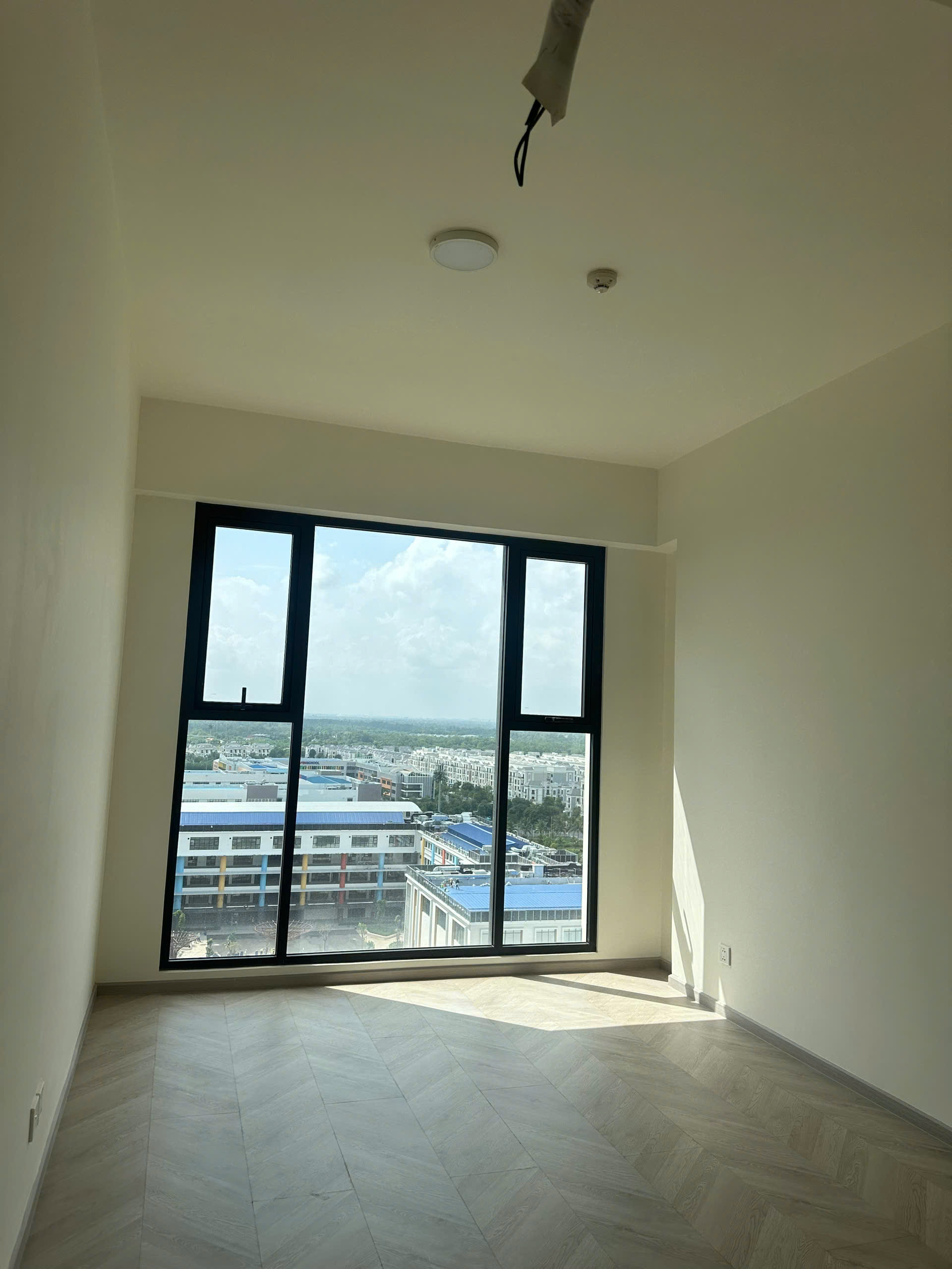 Bán Gấp Căn Hộ 3PN 2WC Lumiere Boulevard (LBV) – View Sông & Công Viên 36ha – Cam Kết Rẻ Nhất Dự Án