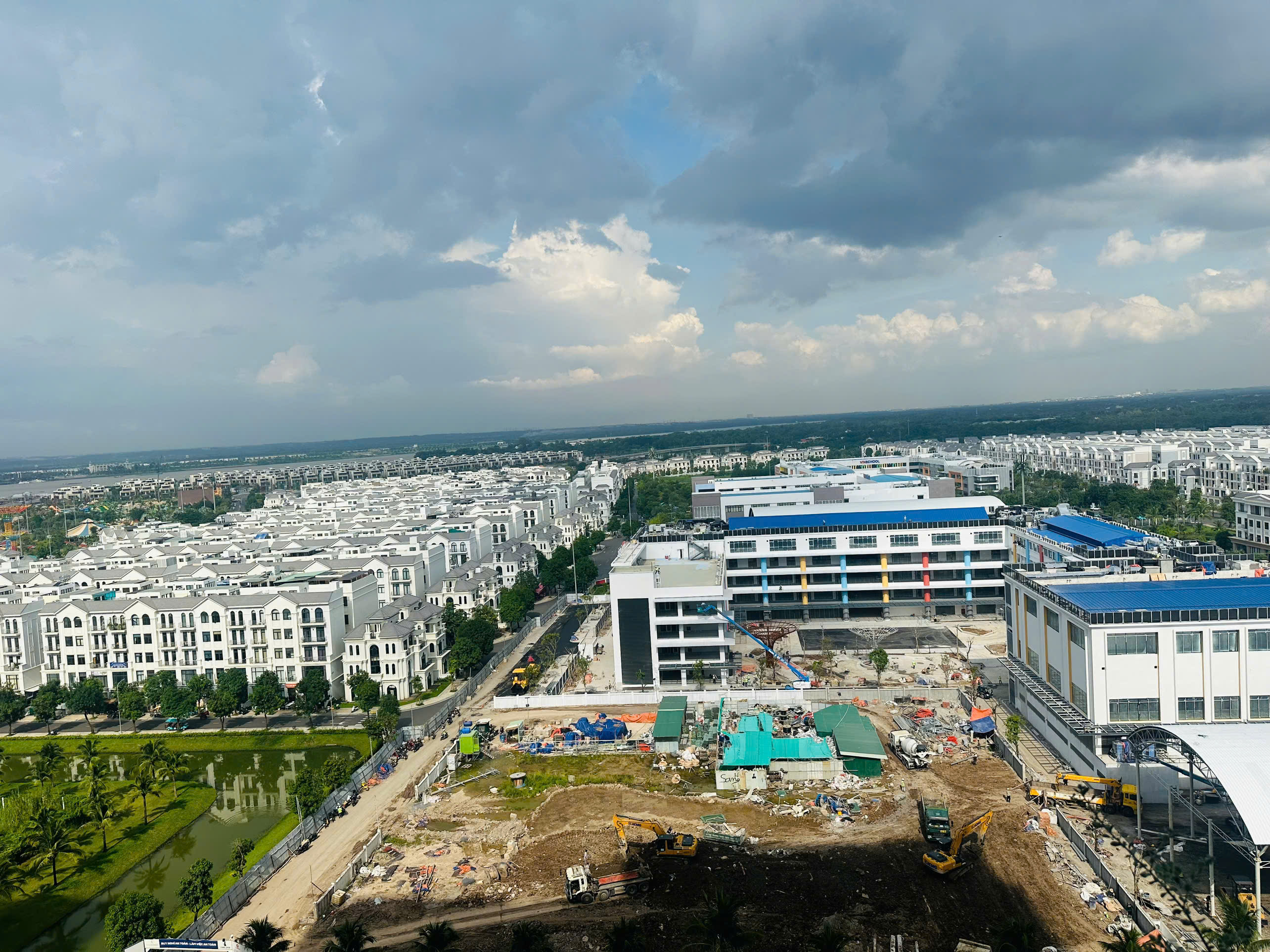 Bán Gấp Căn Hộ 3PN 2WC Lumiere Boulevard (LBV) – View Sông & Công Viên 36ha – Cam Kết Rẻ Nhất Dự Án