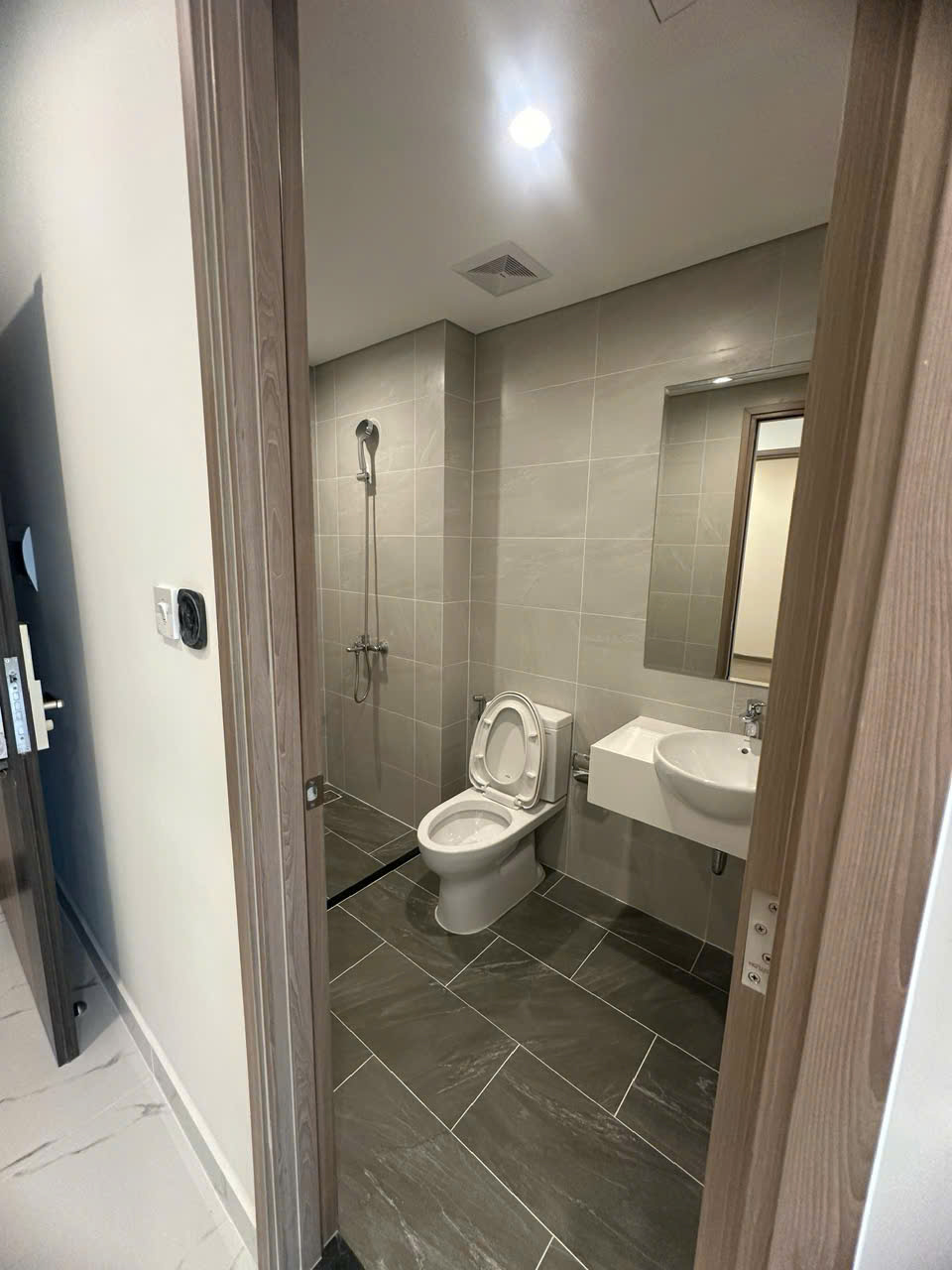 CẦN BÁN NHANH CĂN HỘ VINHOMES GRAND PARK THE BEVERLY SOLARI – 1PN | VIEW NGOẠI KHU SÔNG ĐỒNG NAI