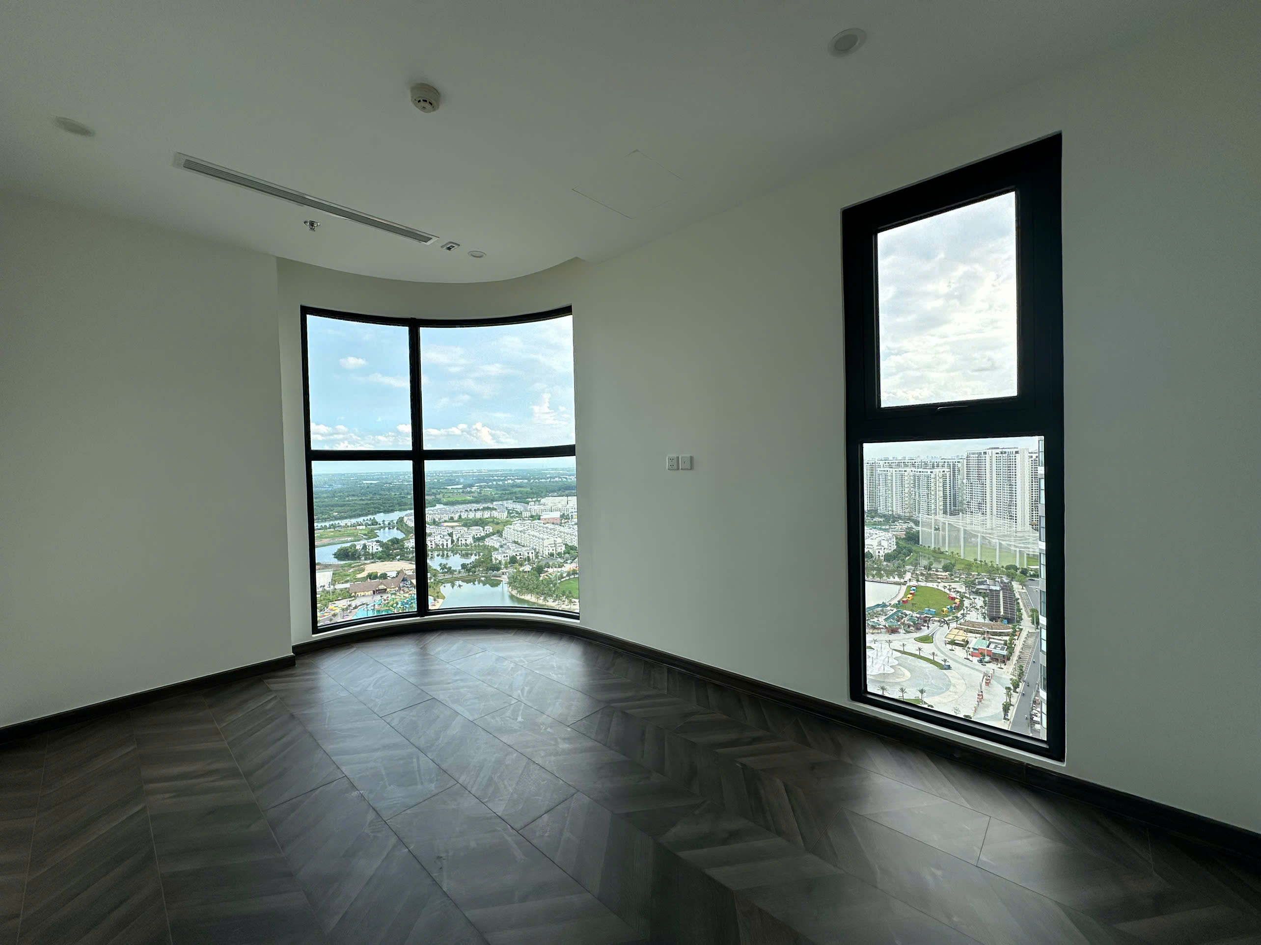 BÁN CĂN HỘ 3PN2WC THE BEVERLY VINHOMES GRAND PARK View Dãy Biệt Thự Manhattan & Sông Đồng Nai – Không Gian Sống Đẳng Cấp - GIÁ TỐT