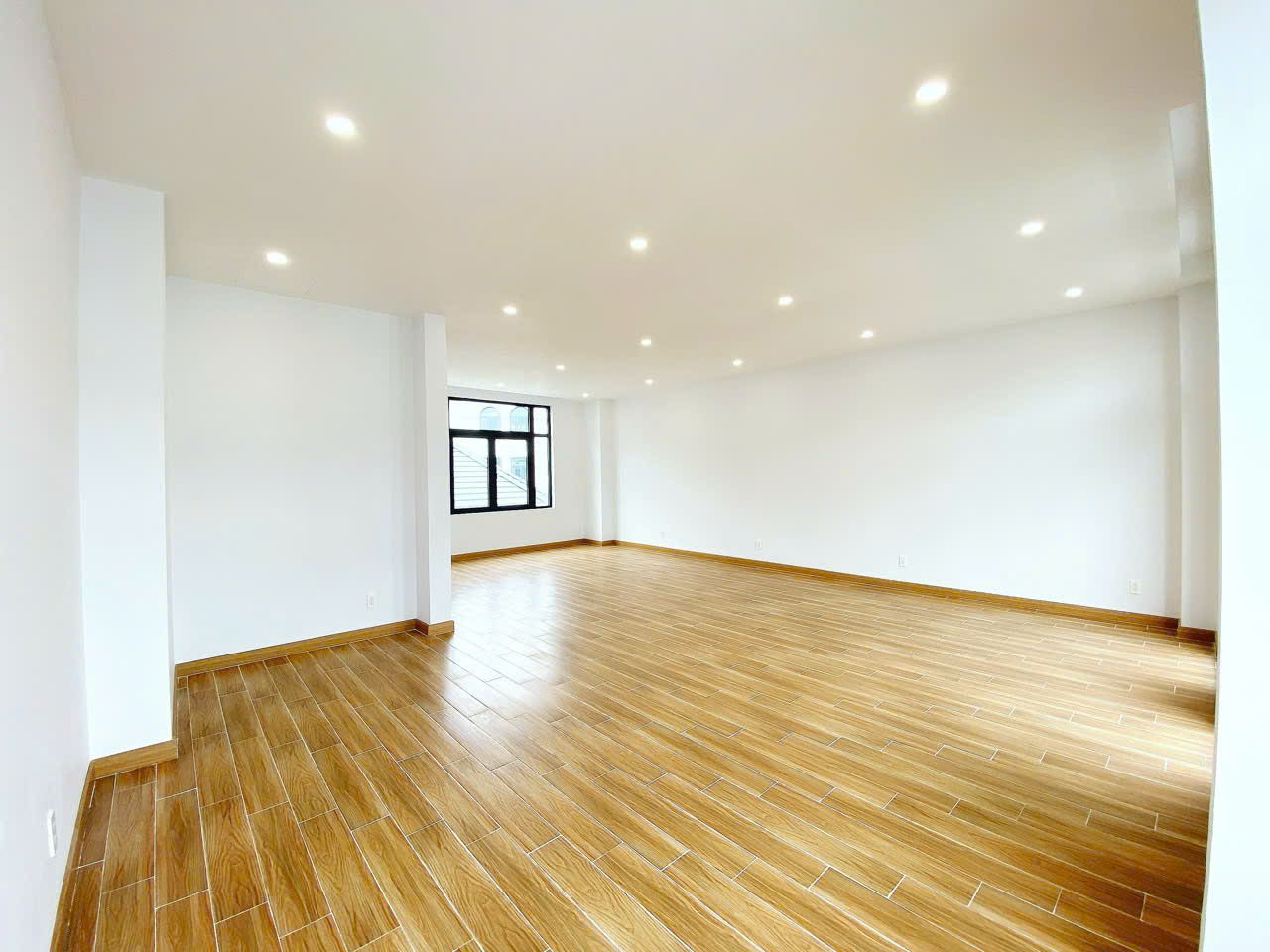 BÁN NHÀ PHỐ LIỀN KỀ THE MANHATTAN – VINHOMES GRAND PARK Hoàn thiện cơ bản – Có thang máy – Vị trí đẹp Quận 9 - ảnh 6