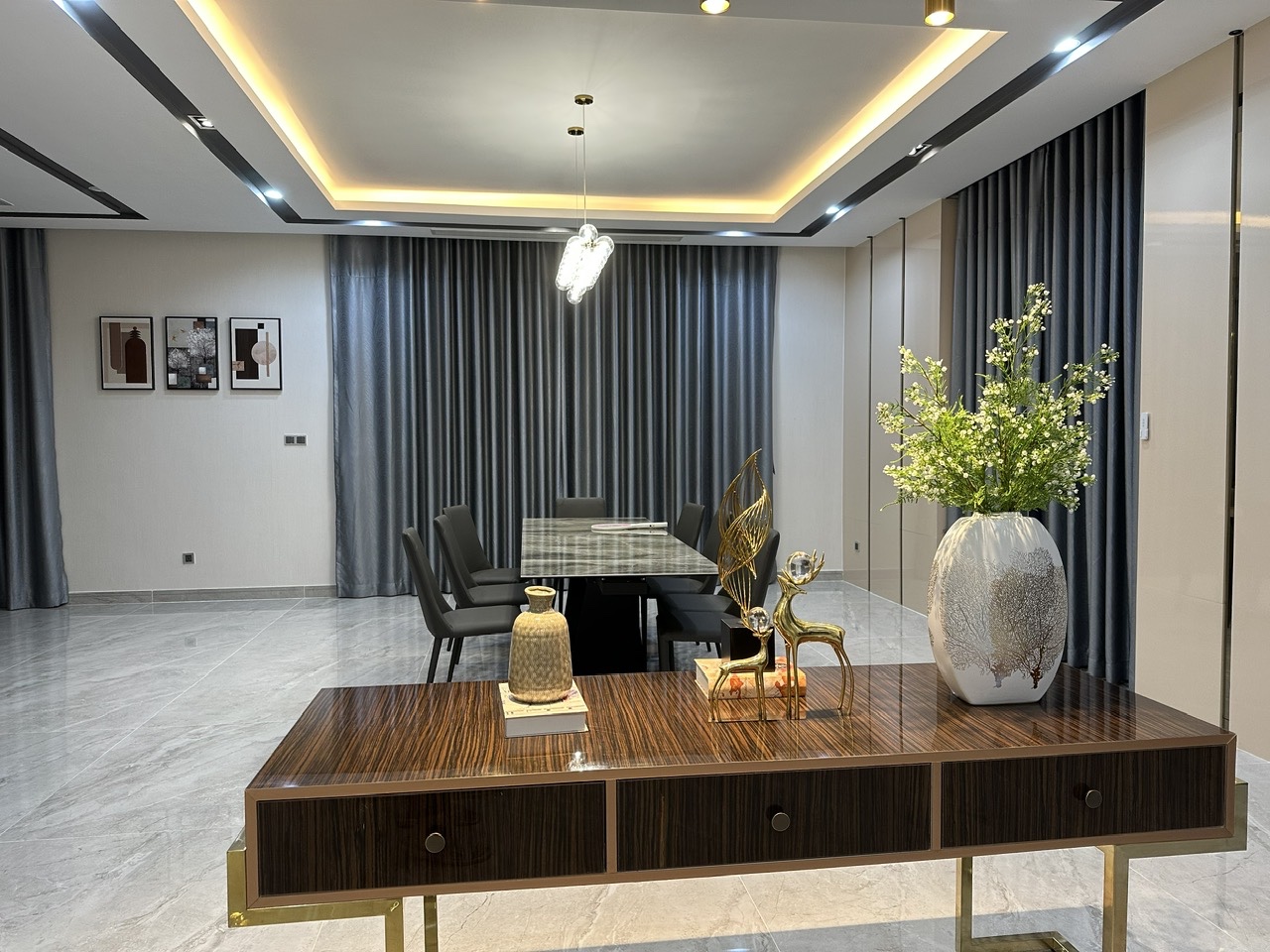 Độc Quyền Cho thuê biệt thự độc bản cực đẹp đầy đủ nội thất khu The Manhattan Glory Vinhomes Grand Park