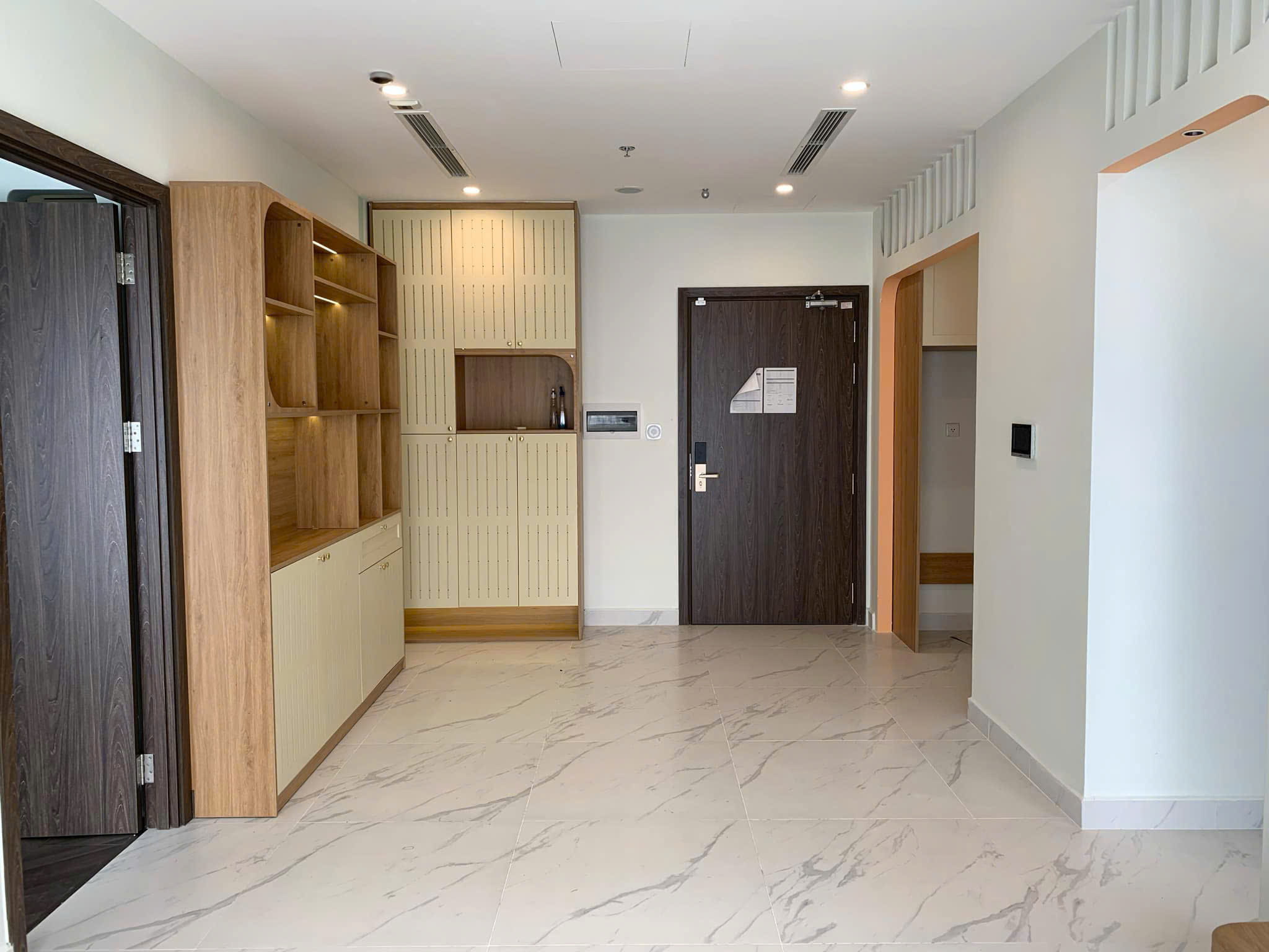 CHO THUÊ CĂN HỘ 2PN2WC – VIEW TẦNG CAO CỰC THOÁNG – NỘI THẤT CƠ BẢN – THE BEVERLY, VINHOMES GRAND PARK | GIÁ CHỈ 11 TRIỆU/THÁNG - ảnh 2