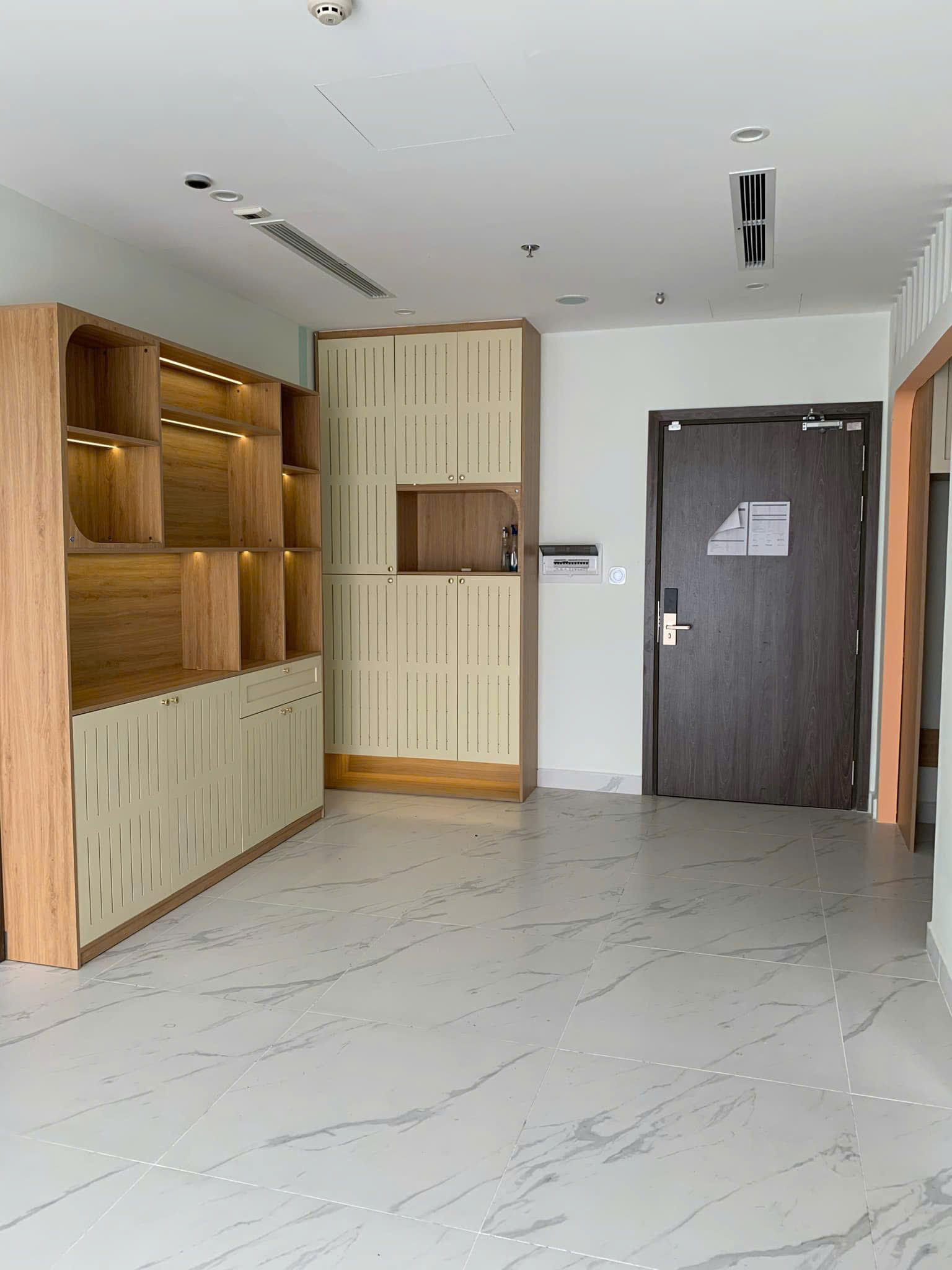 CHO THUÊ CĂN HỘ 2PN2WC – VIEW TẦNG CAO CỰC THOÁNG – NỘI THẤT CƠ BẢN – THE BEVERLY, VINHOMES GRAND PARK | GIÁ CHỈ 11 TRIỆU/THÁNG - ảnh 3