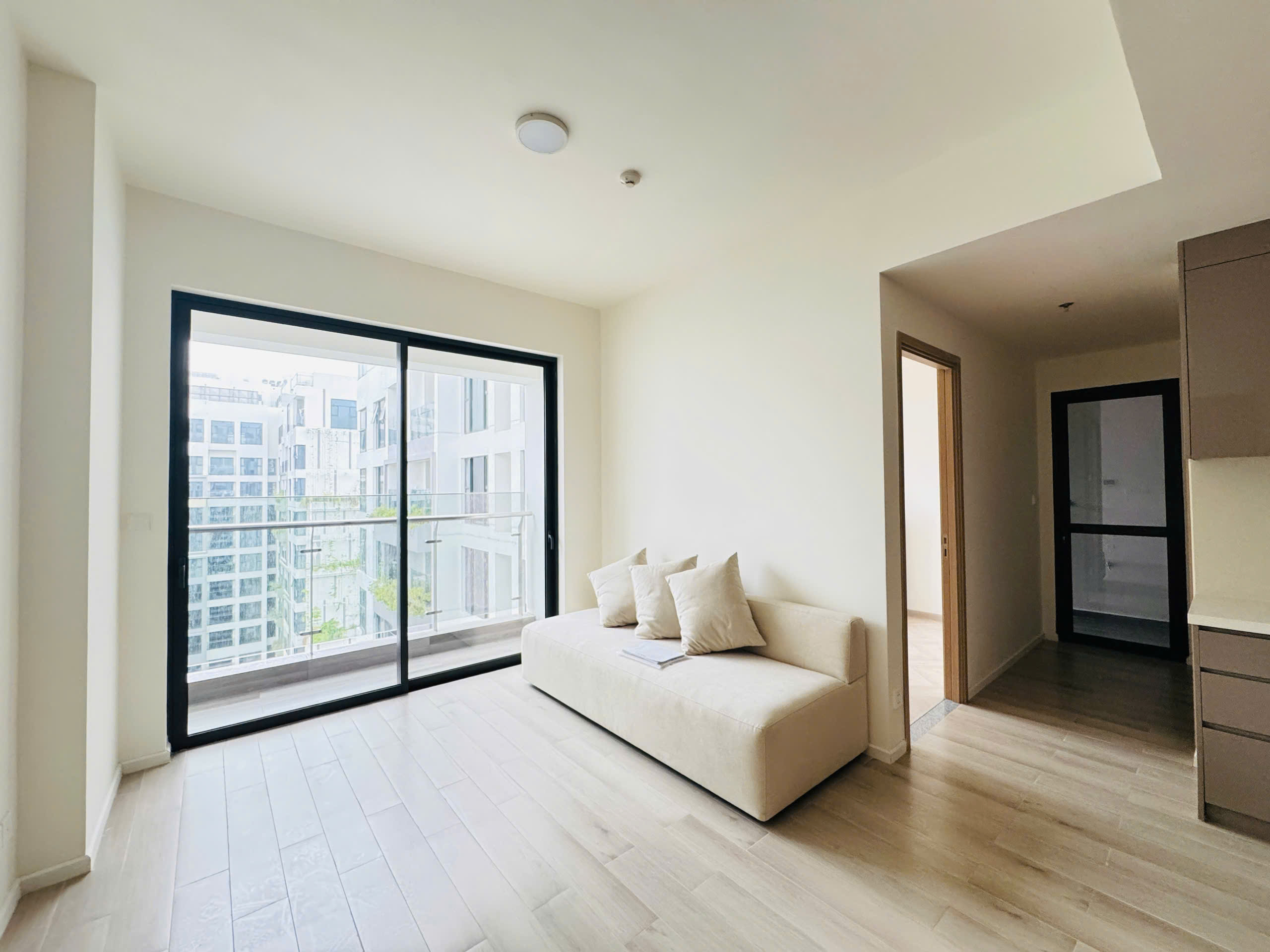 Bán & Cho Thuê Căn Hộ 2PN2WC Lumiere Boulevard Vinhomes Grand Park – Full Nội Thất