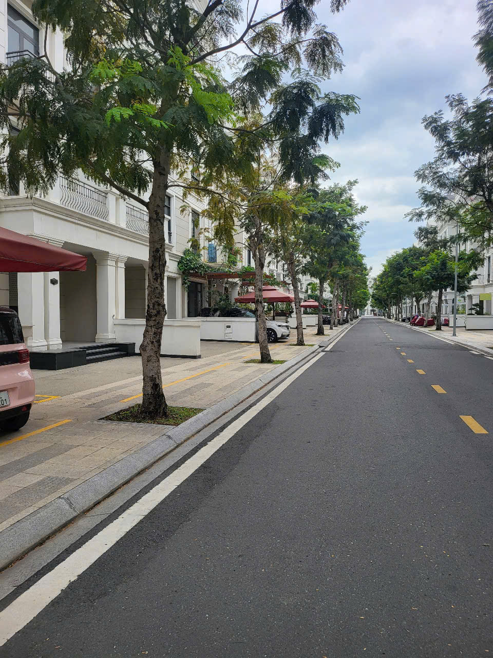 Nhà Phố Rẻ Nhất thị trường - Loại hình (chỉ có 15 căn) 160m2 đất và 600m2 sàn -  Thanh toán chỉ từ 8 tỷ nhận nhà ở ngay - Sát cạnh bến du thuyền và Công Viên hồ bơi Malibu...