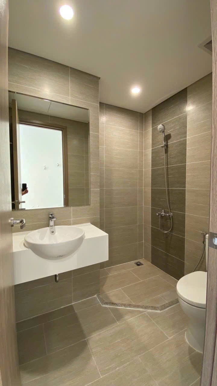 Bán căn hộ Vinhomes Grand Park Studio – The Origami – View tầng cao công viên hồ bơi – Giá 1,8 tỷ