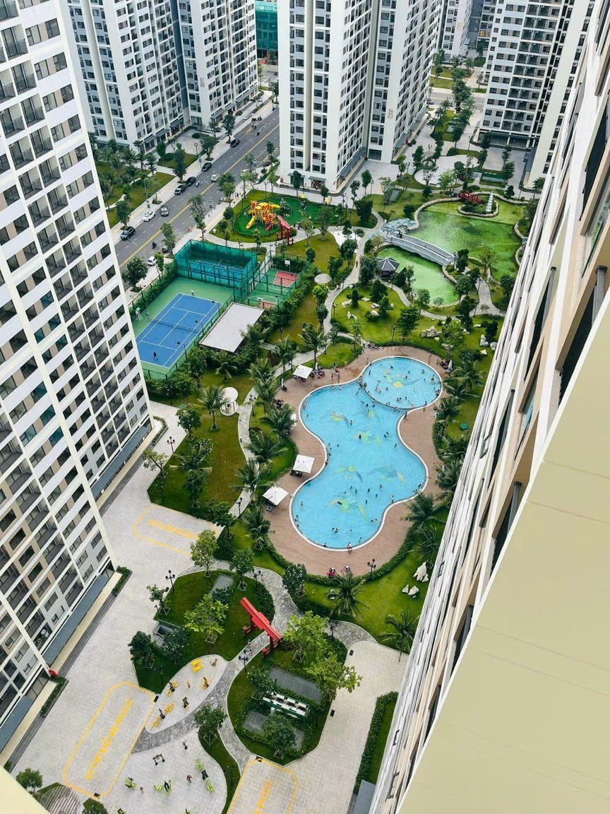 Bán căn hộ Vinhomes Grand Park Studio – The Origami – View tầng cao công viên hồ bơi – Giá 1,8 tỷ