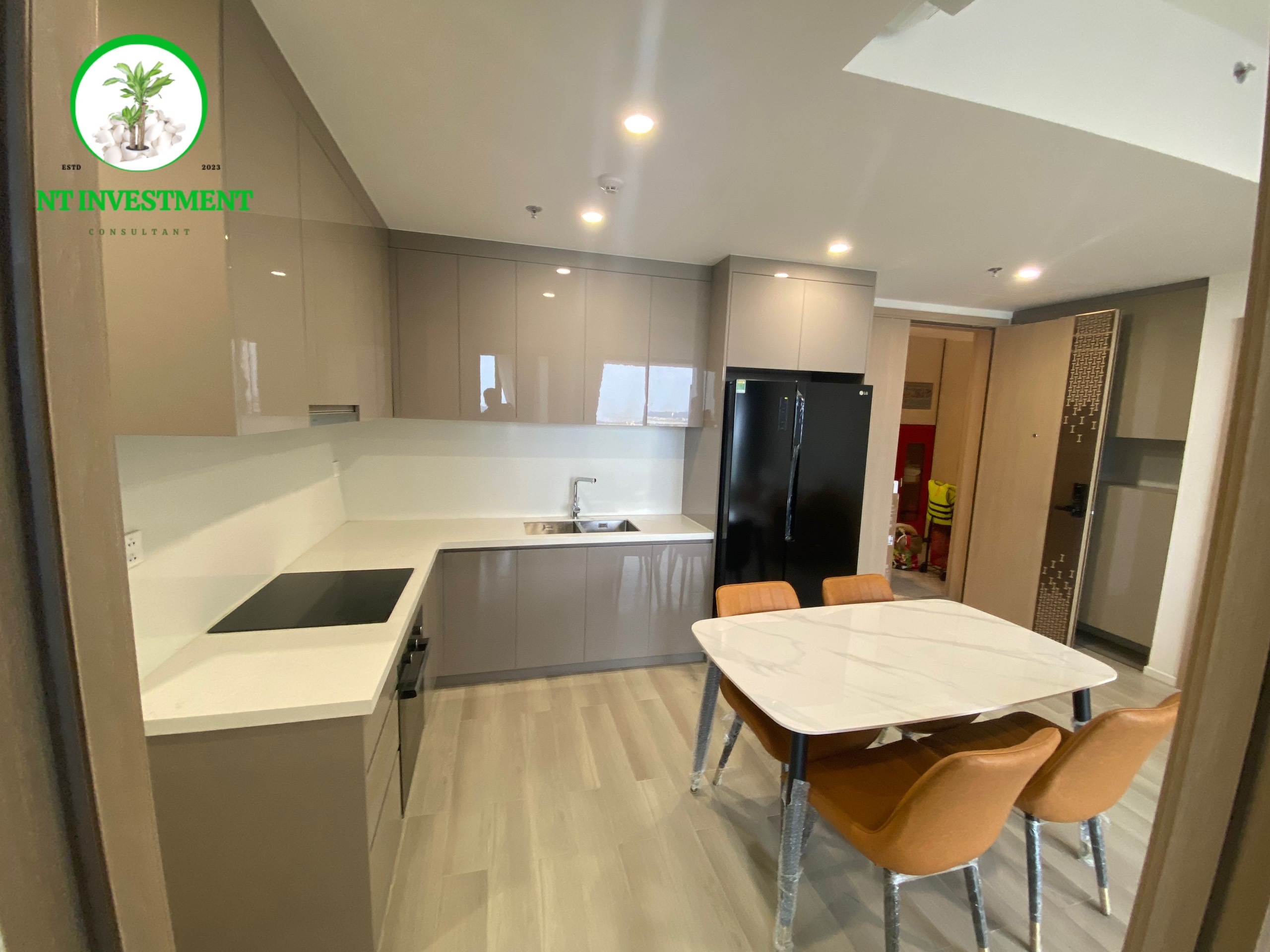 CHO THUÊ CĂN HỘ MASTERI CENTRE POINT – VIEW HỒ BƠI & BIỆT THỰ MANHATTAN, FULL NỘI THẤT