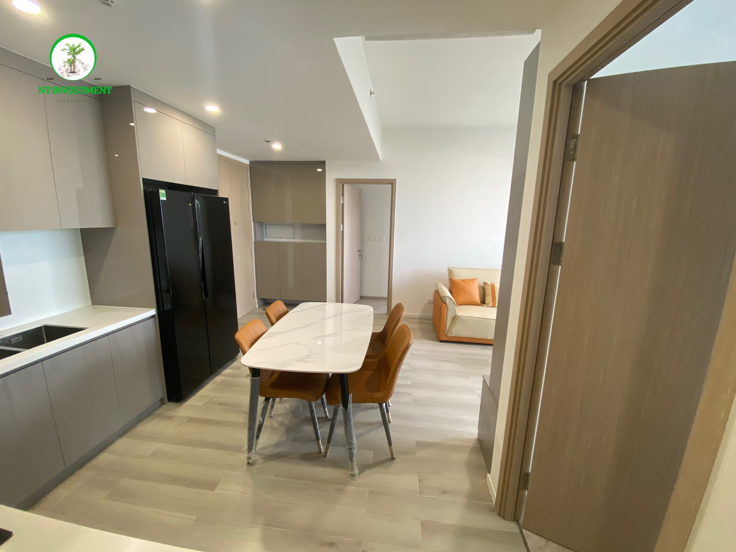 CHO THUÊ CĂN HỘ MASTERI CENTRE POINT – VIEW HỒ BƠI & BIỆT THỰ MANHATTAN, FULL NỘI THẤT