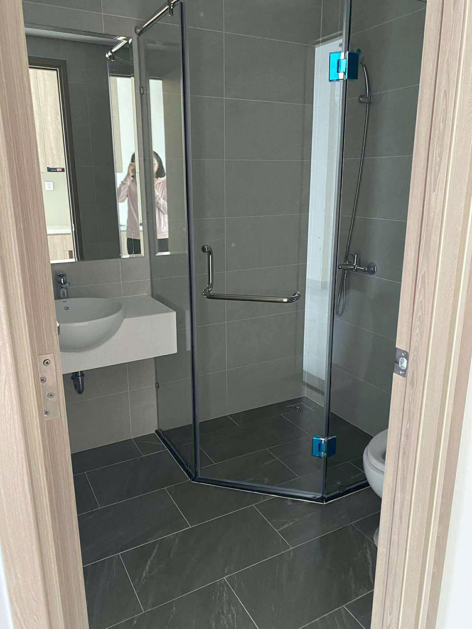 BÁN CĂN HỘ STUDIO VINHOMES GRAND PARK – BEVERLY SOLARI  Nội thất sẵn bếp & rèm