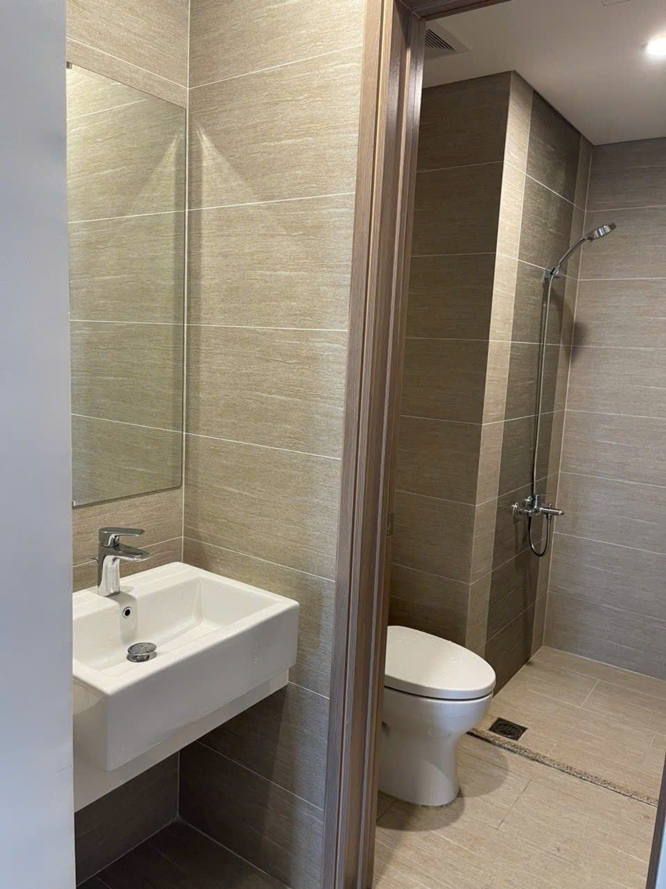 Bán căn hộ 2PN1WC The Rainbow – Vinhomes Grand Park | Tầng cao – View ngoại khu thoáng mát | Giá chỉ 2.67 tỷ