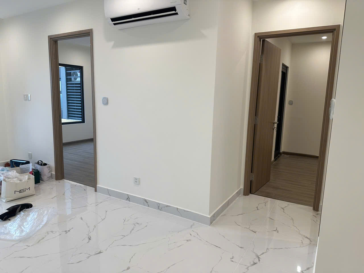 Bán Căn Hộ 2PN The Beverly Solari Vinhomes Grand Park Tầng Cao - View Trực Diện Hồ Bơi, Nhà Mới CĐT