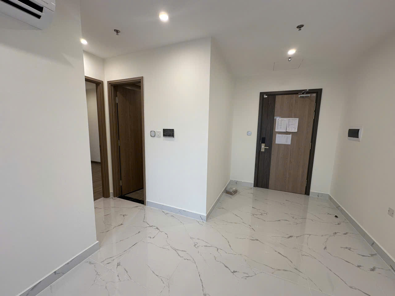 Bán Căn Hộ 2PN The Beverly Solari Vinhomes Grand Park Tầng Cao - View Trực Diện Hồ Bơi, Nhà Mới CĐT