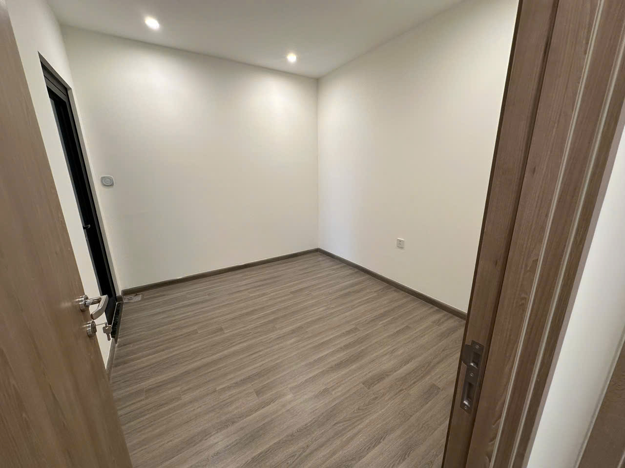 Bán Căn Hộ 2PN The Beverly Solari Vinhomes Grand Park Tầng Cao - View Trực Diện Hồ Bơi, Nhà Mới CĐT