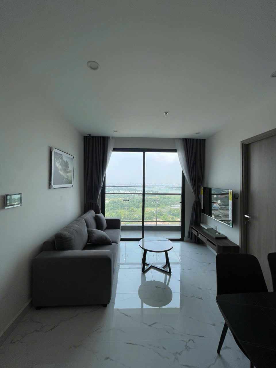 Bán Hoặc Cho Thuê Căn Hộ 2PN Full Nội Thất – The Beverly Solari Vinhomes Grand Park