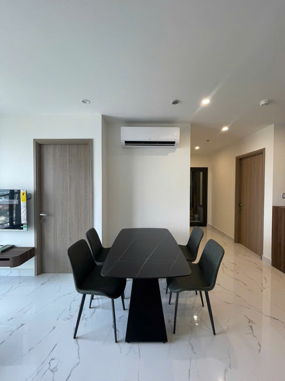 Bán Hoặc Cho Thuê Căn Hộ 2PN Full Nội Thất – The Beverly Solari Vinhomes Grand Park - ảnh 5