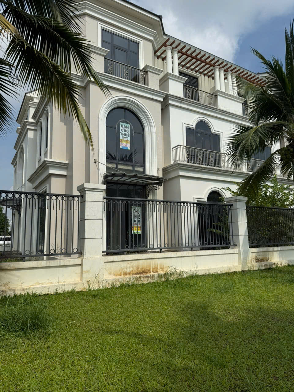 BÁN BIỆT THỰ SONG LẬP THE MANHATTAN – VINHOMES GRAND PARK Nhà thô – Diện tích lớn 413m² – Giá tốt hiếm có