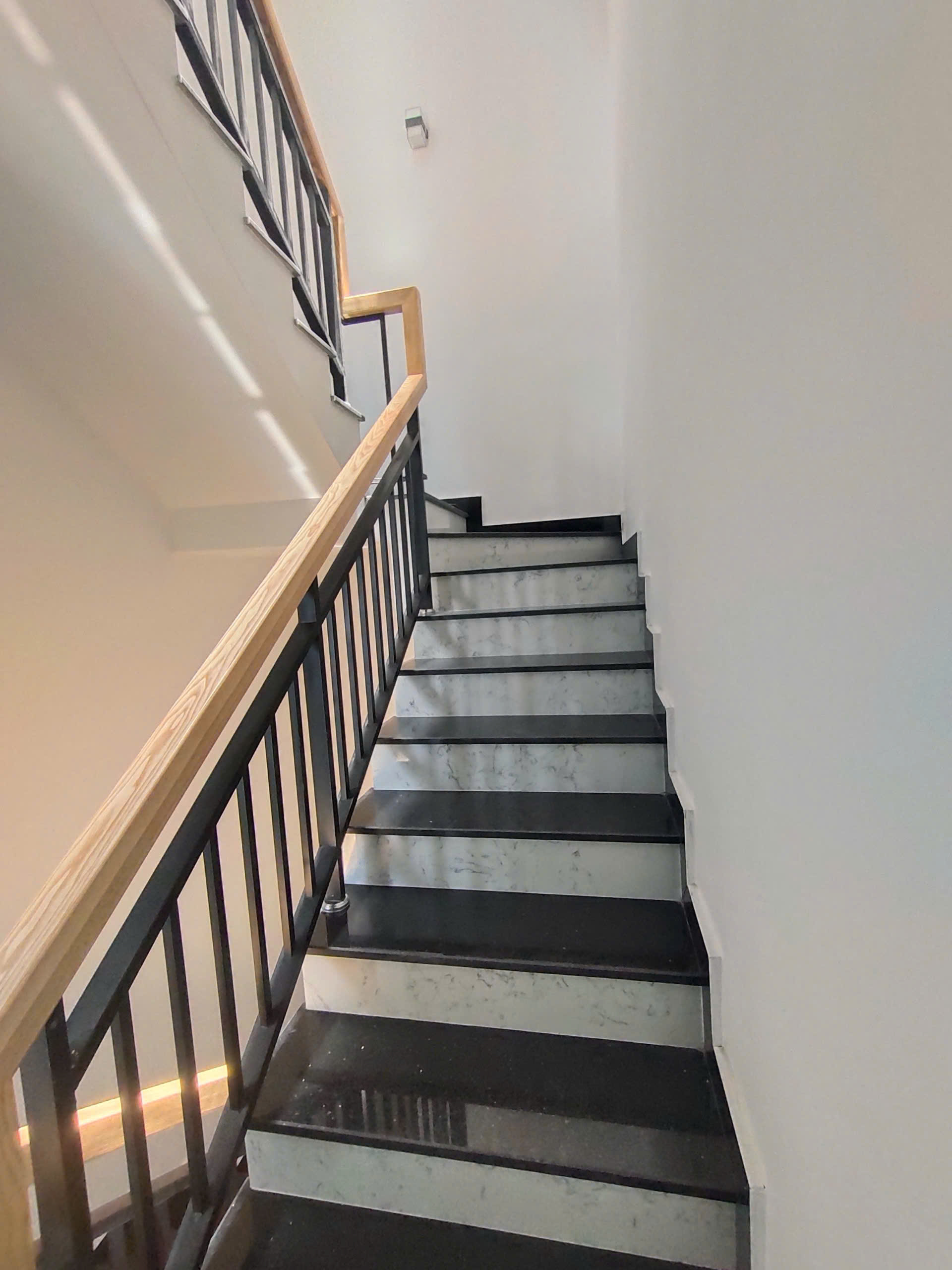 ÁN NHÀ PHỐ THE MANHATTAN – VINHOMES GRAND PARK - Hoàn thiện cơ bản | Có thang máy | Giá tốt 33 TỶ