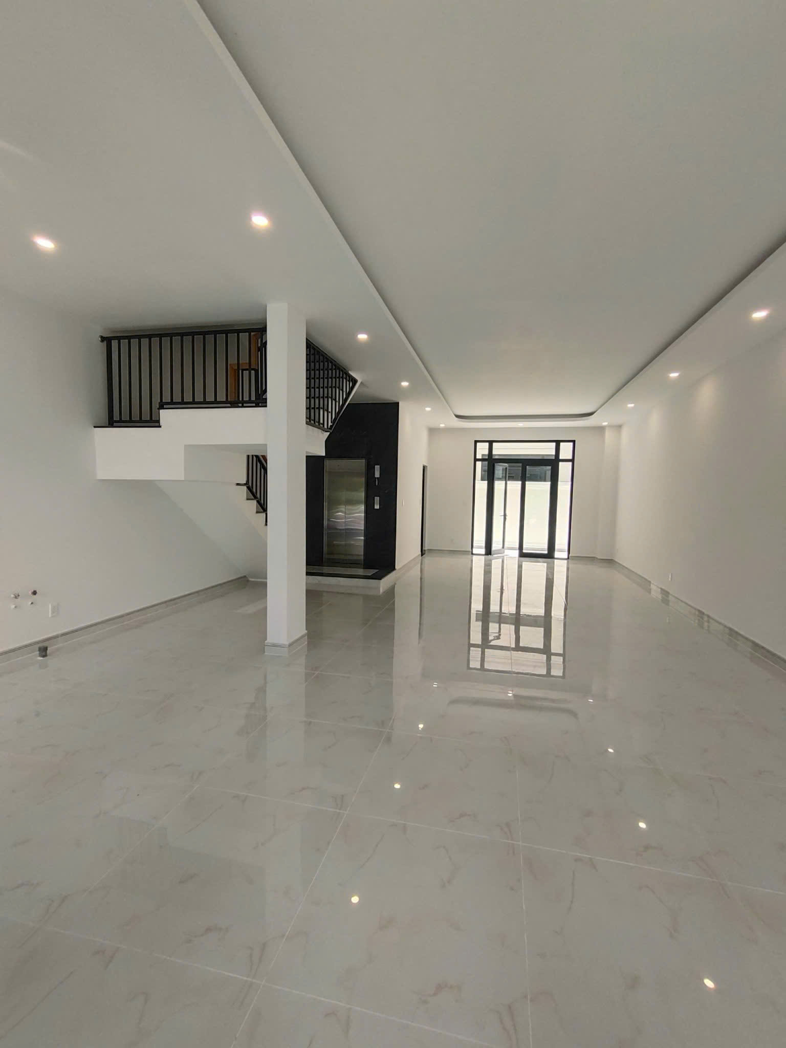 ÁN NHÀ PHỐ THE MANHATTAN – VINHOMES GRAND PARK - Hoàn thiện cơ bản | Có thang máy | Giá tốt 33 TỶ