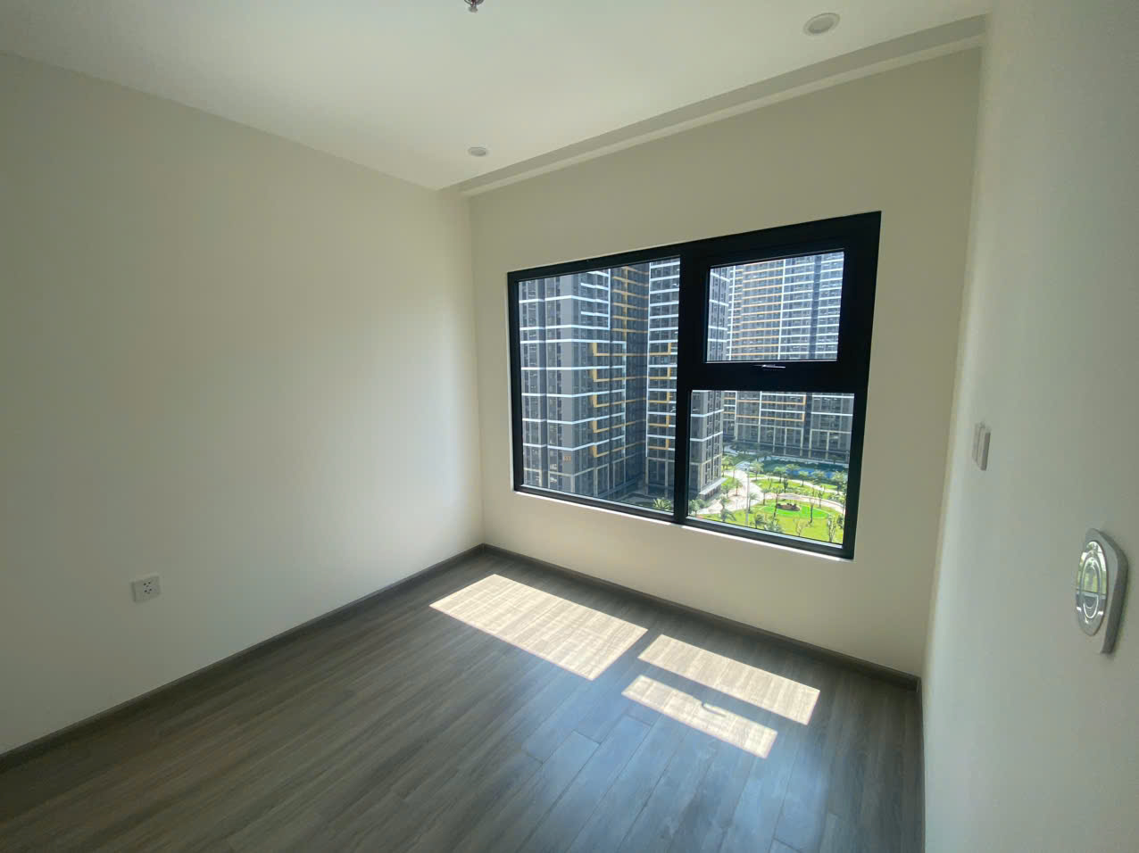 BÁN CĂN HỘ 2PN+ – TẦNG THẤP VIEW NỘI KHU | NHÀ MỚI | THE BEVERLY SOLARI – VINHOMES GRAND PARK