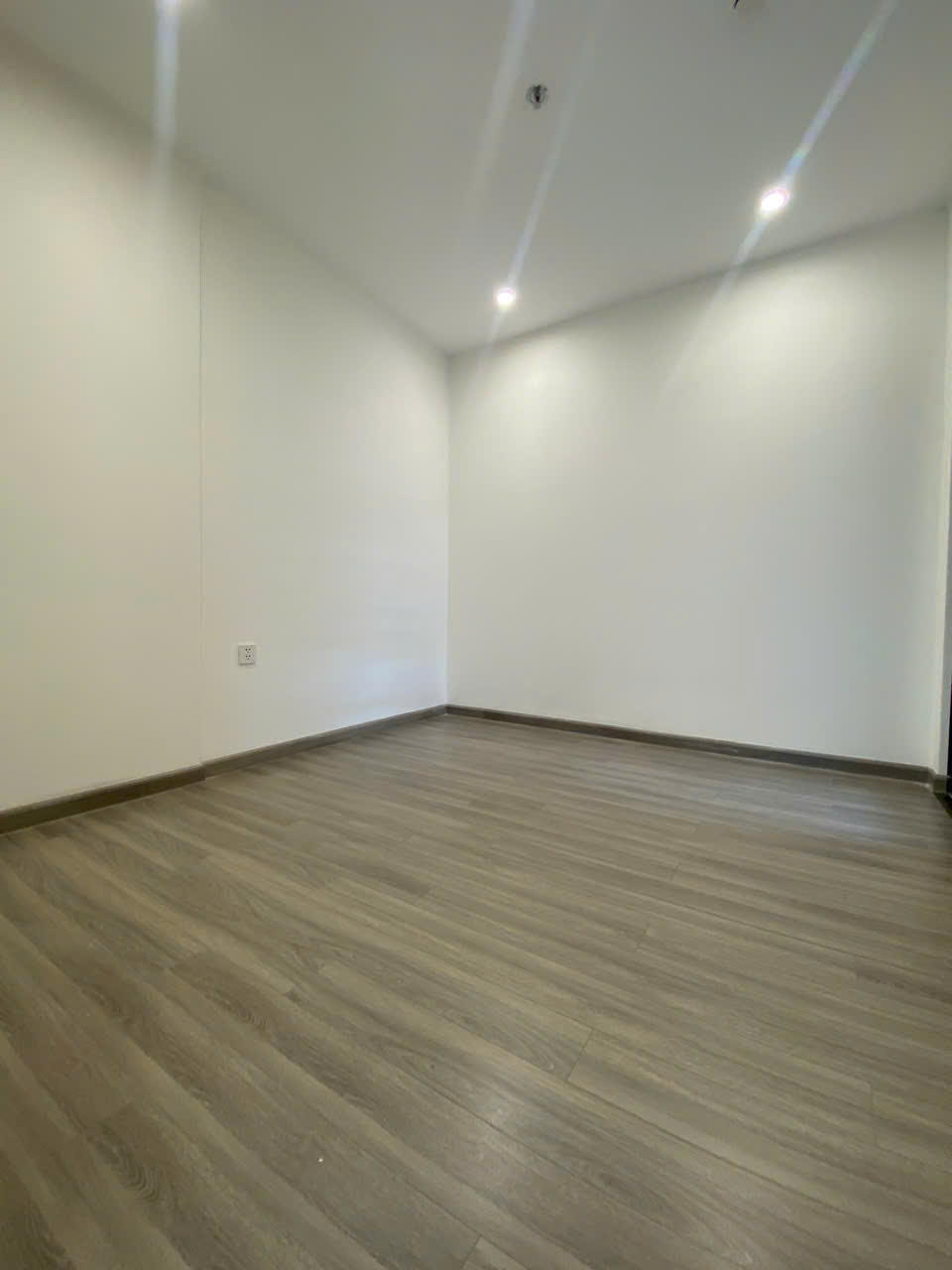  CẦN BÁN CĂN HỘ 2PN2WC THE BEVERLY SOLARI VINHOMES GRAND PARK – VIEW NGOẠI KHU TẦNG CAO – HOÀN THIỆN CƠ BẢN