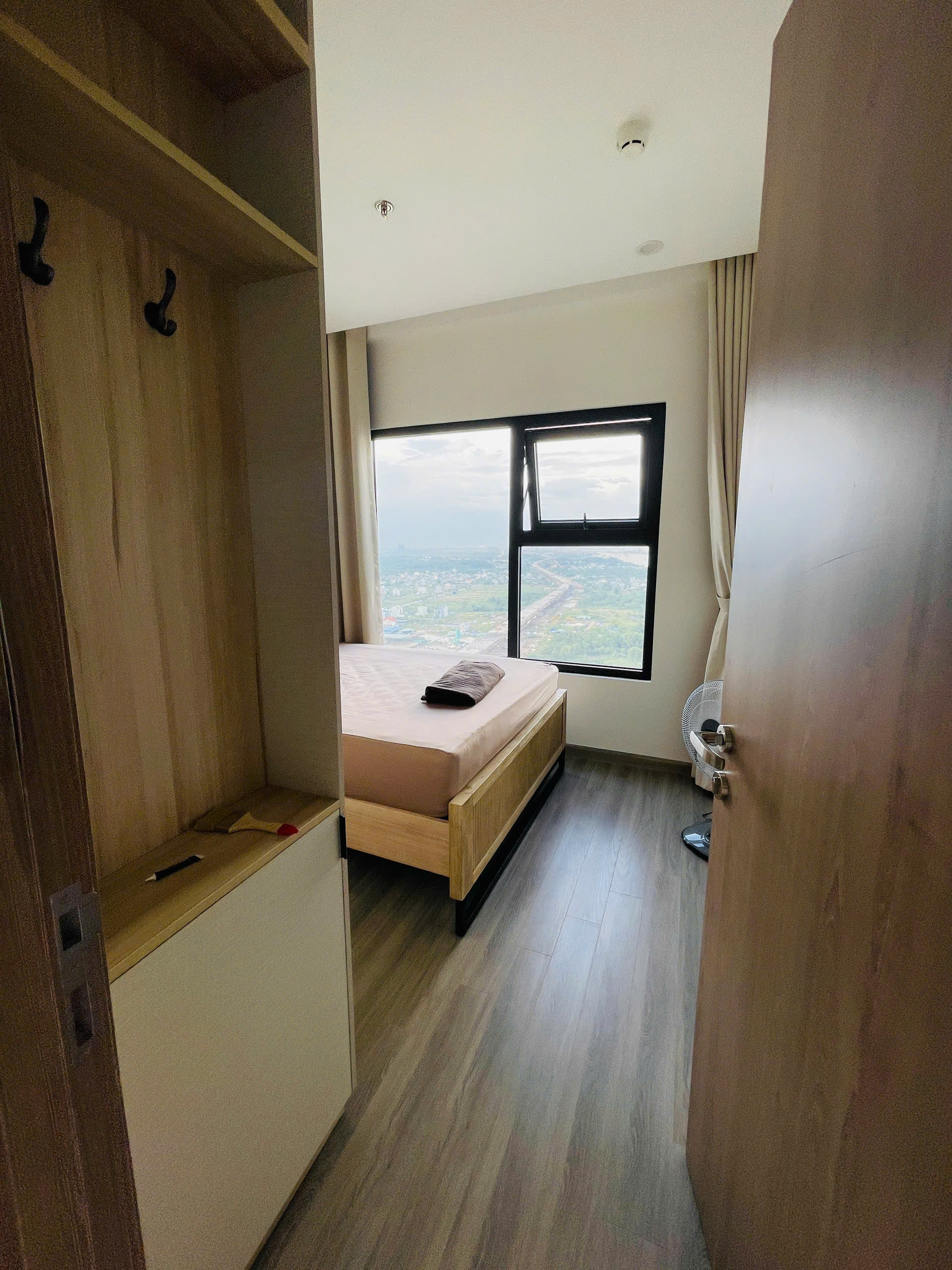 NHÀ ĐẸP CHO THUÊ GIÁ RẺ_ 2PN+ BS9 VIEW SÔNG, MỚI HOÀN THIỆN NỘI THẤT CAO CẤP