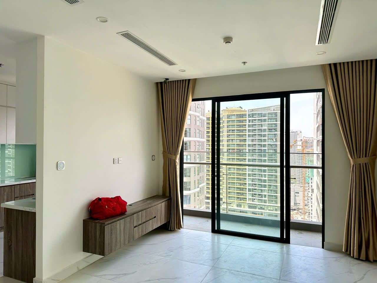 Bán căn hộ Vinhomes Grand Park 2PN 2WC – The Beverly – Nội thất cơ bản – View hồ bơi tầng cao - ảnh 7