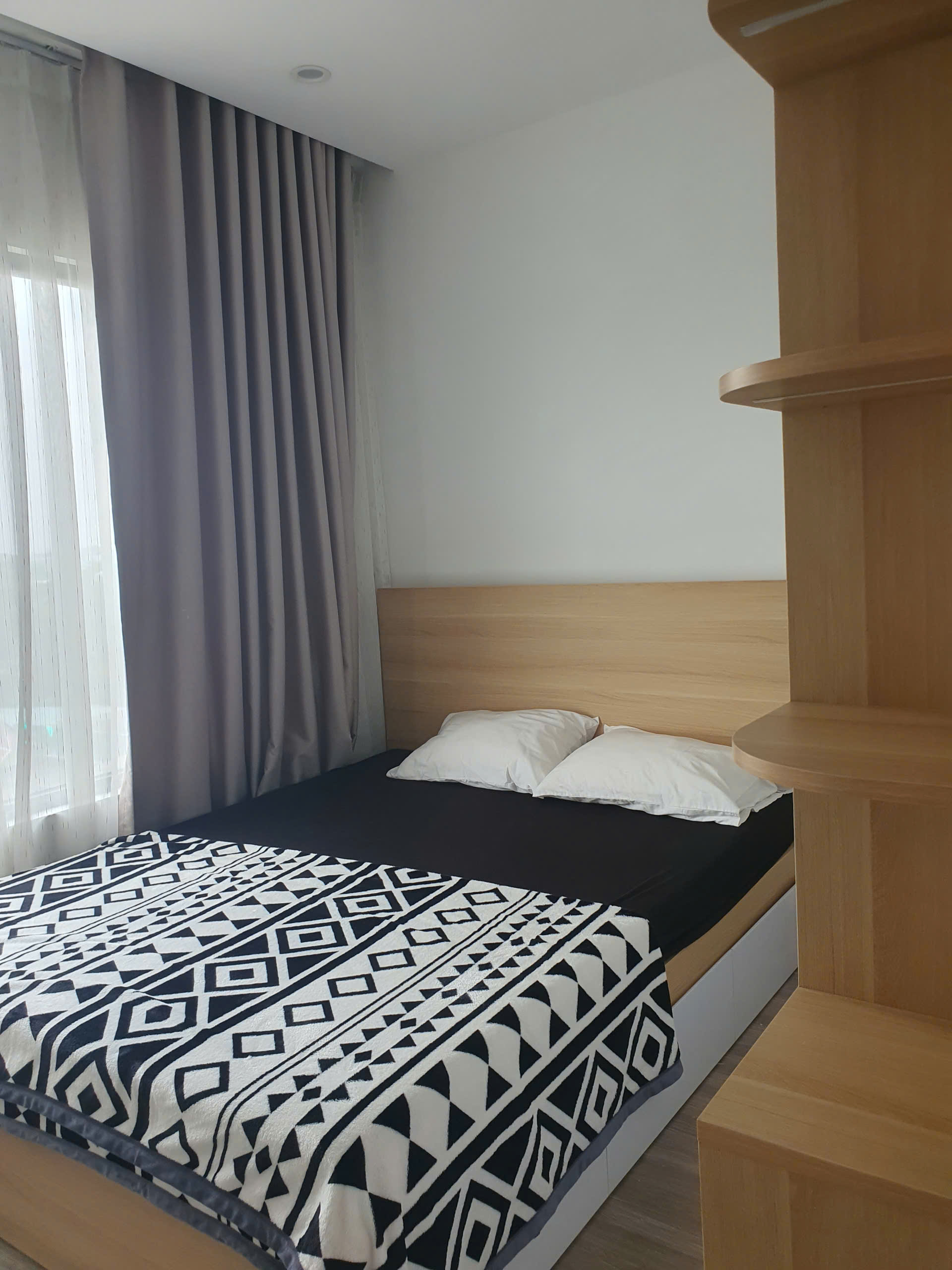 Cho Thuê Căn Hộ 2PN+ The Rainbow – Vinhomes Grand Park | Tầng Thấp, View Ngoại Khu, Full Nội Thất - ảnh 3