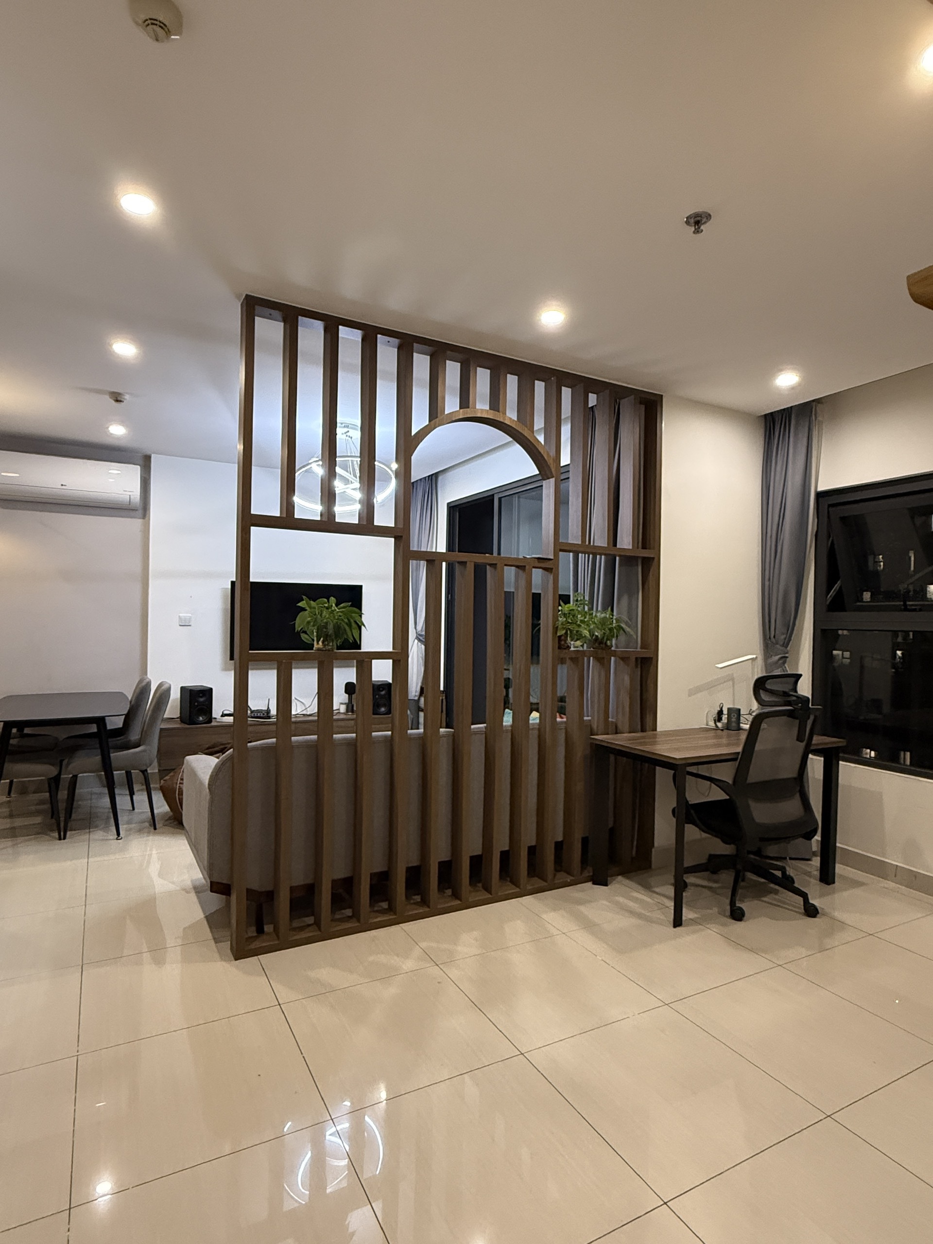 Cho Thuê Căn Hộ 2PN+ The Rainbow Vinhomes Grand Park - Tầng Cao View Thoáng, Full Nội Thất Gỗ - Giá 8.5 Triệu - ảnh 3