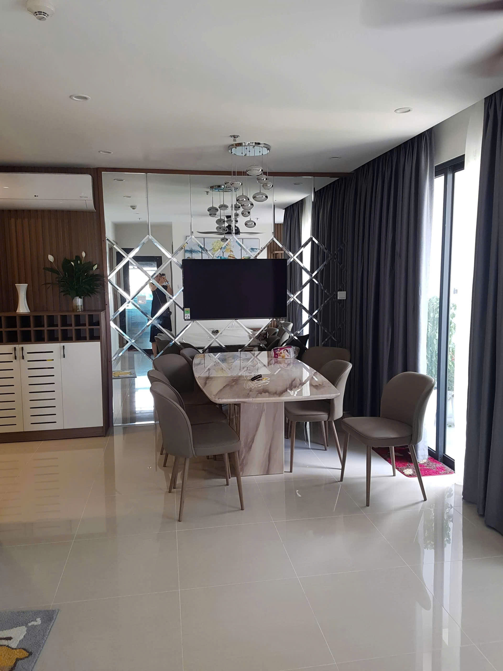 Bán Căn Hộ 2PN+ The Rainbow Vinhomes Grand Park - Full Nội Thất Gỗ Cao Cấp, Giá Chỉ 3.6 Tỷ