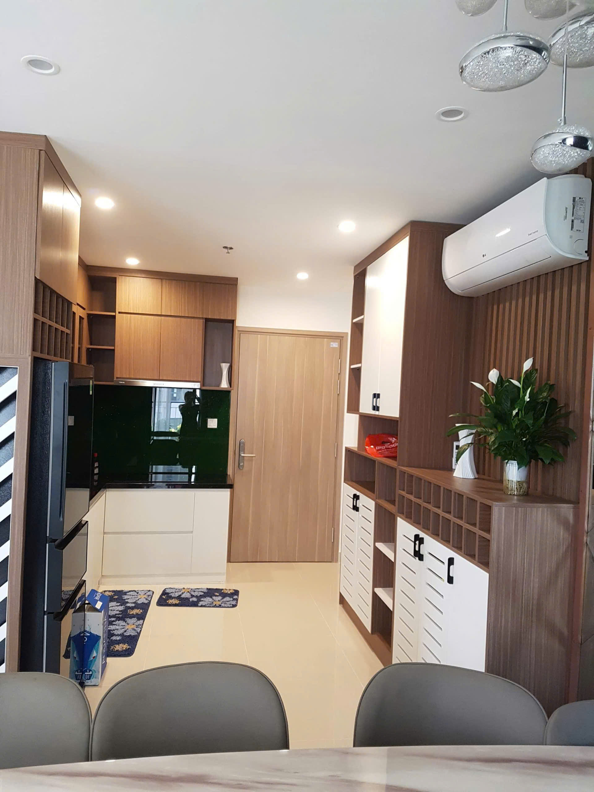 Bán Căn Hộ 2PN+ The Rainbow Vinhomes Grand Park - Full Nội Thất Gỗ Cao Cấp, Giá Chỉ 3.6 Tỷ