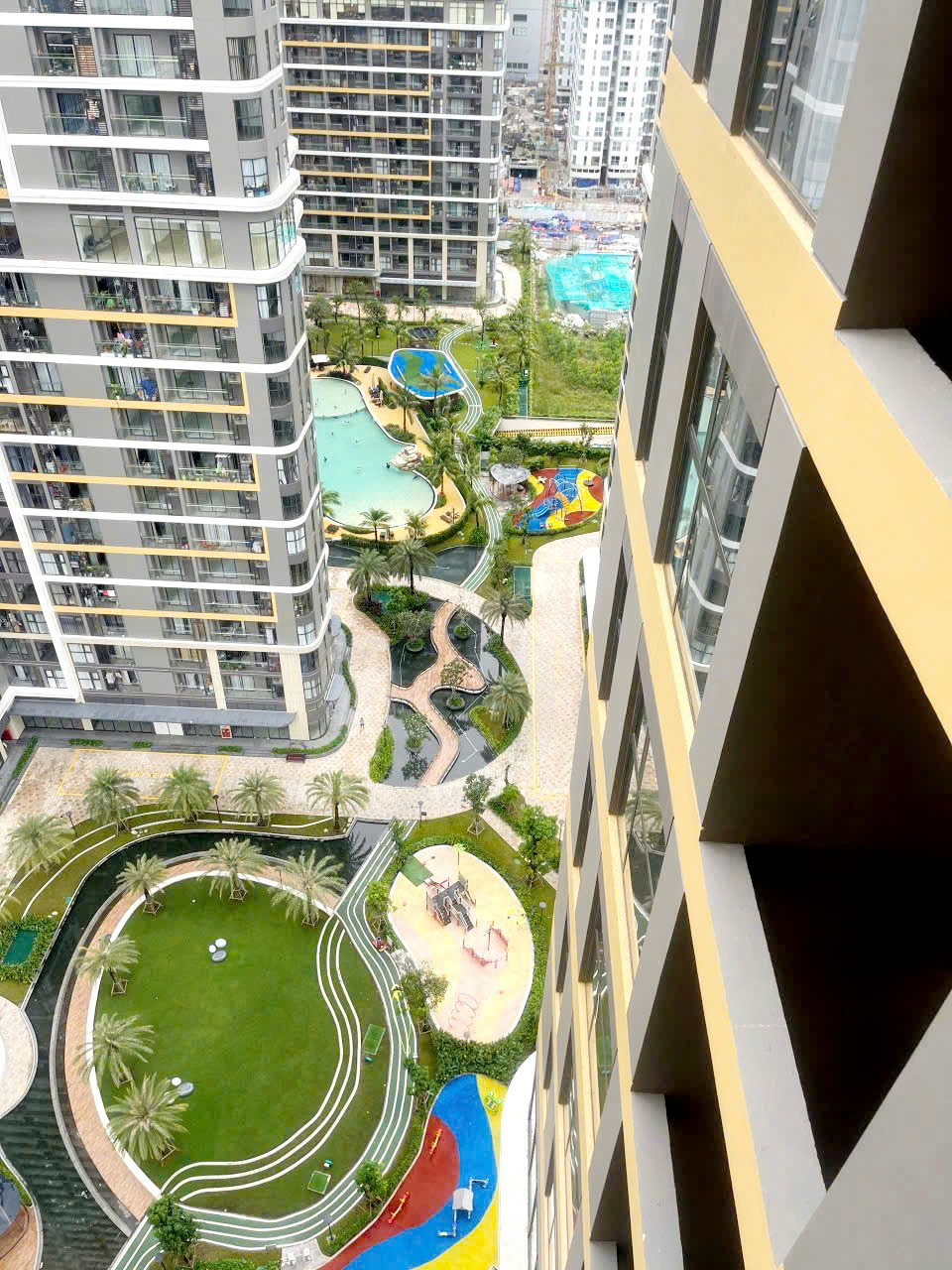 Bán căn hộ 1PN+ The Beverly Vinhomes Grand Park – View nội khu hồ bơi, full nội thất cao cấp