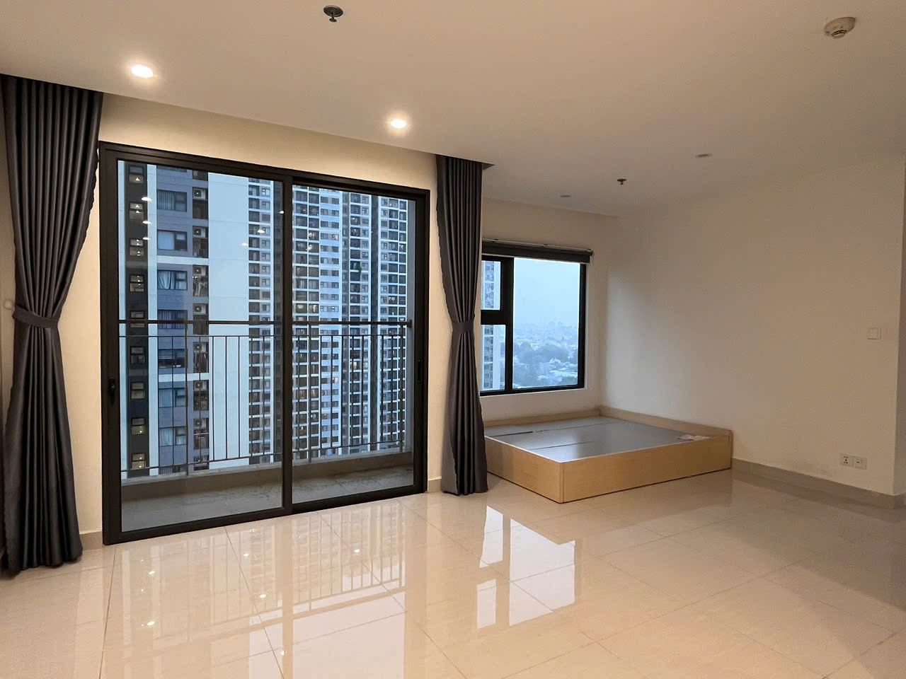 Bán & Cho Thuê Căn Hộ 2PN+ The Rainbow - View Ngoại Khu Không Chắn - Nội thất cơ bản - Giá tốt